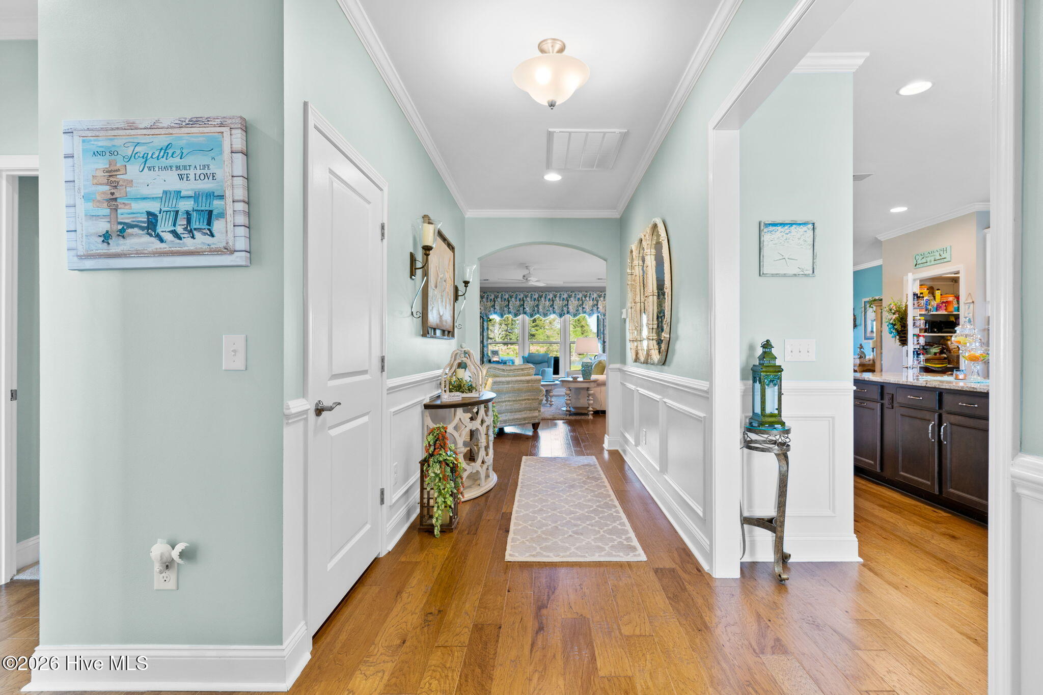 100560467 | Photo 19