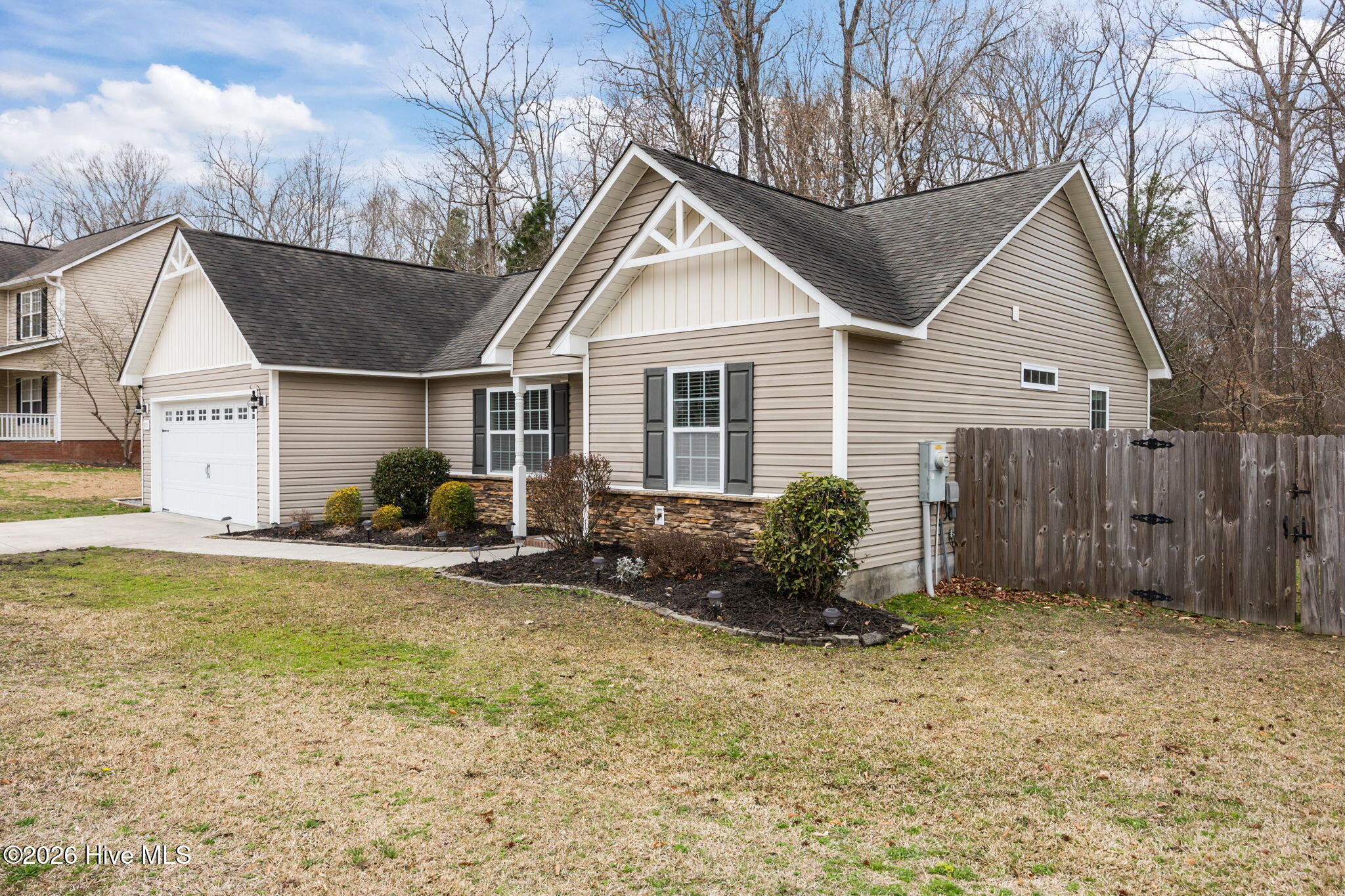 100557959 | Photo 44