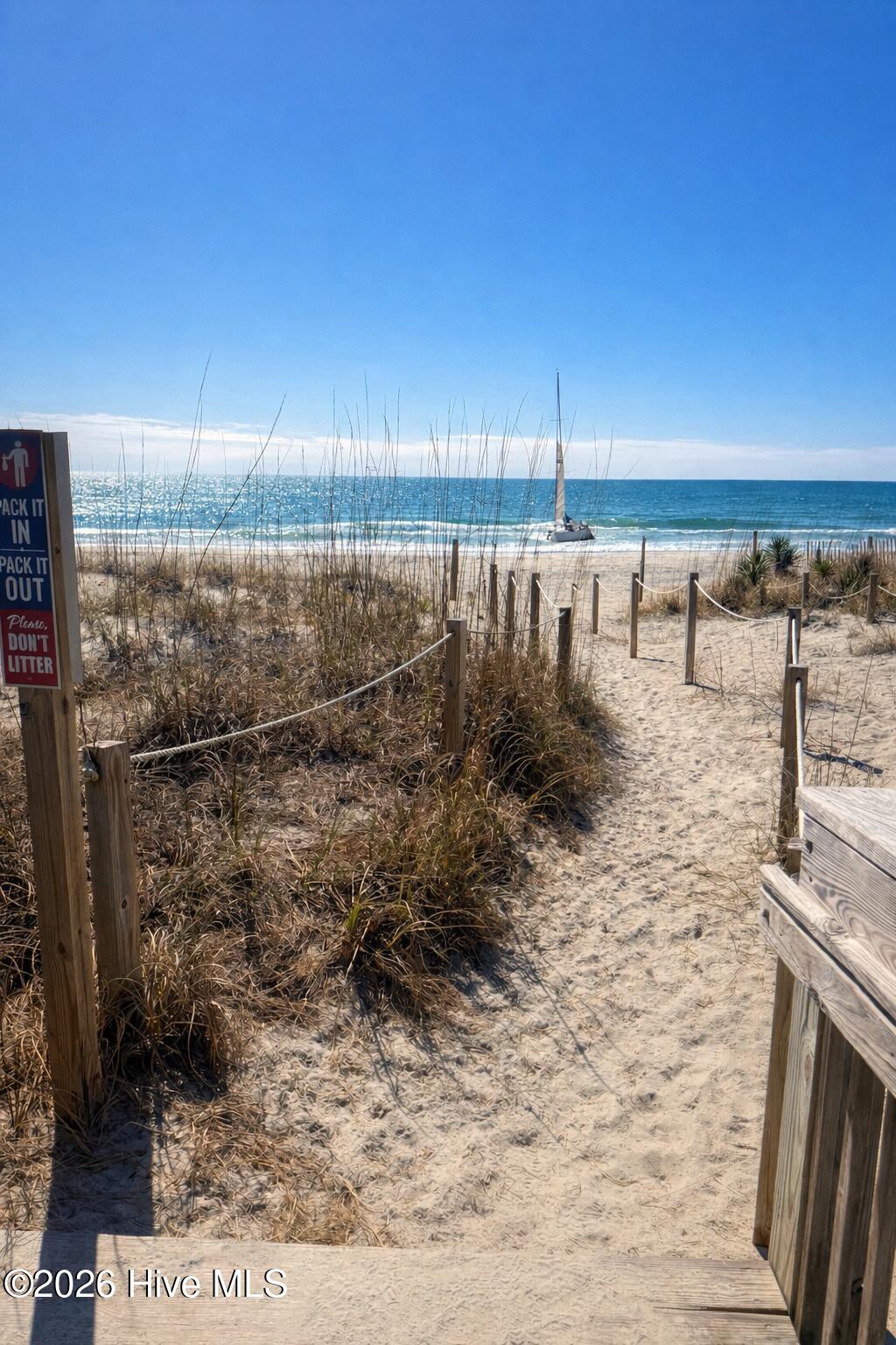 100560834 | Photo 47