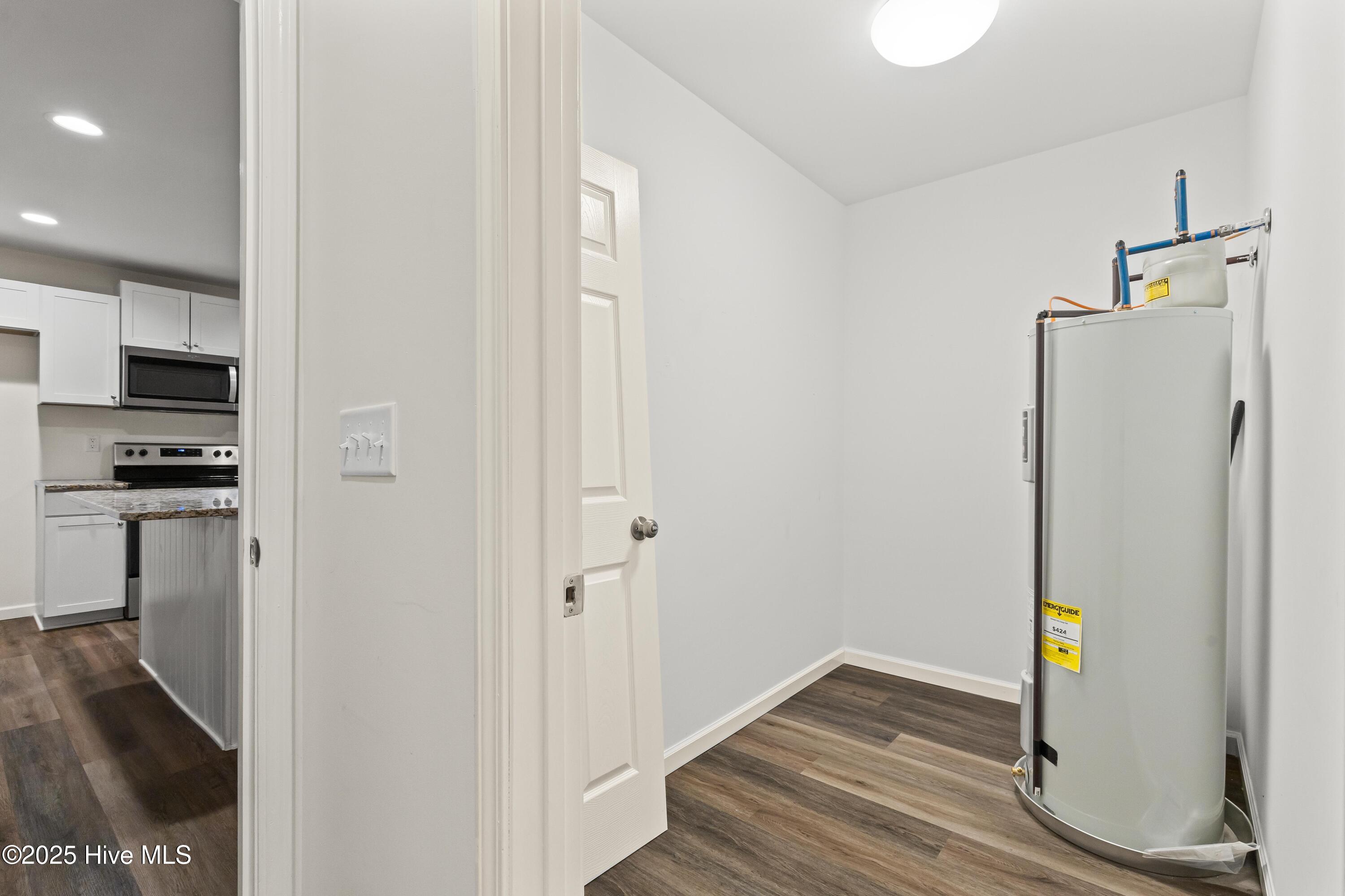 100548487 | Photo 13