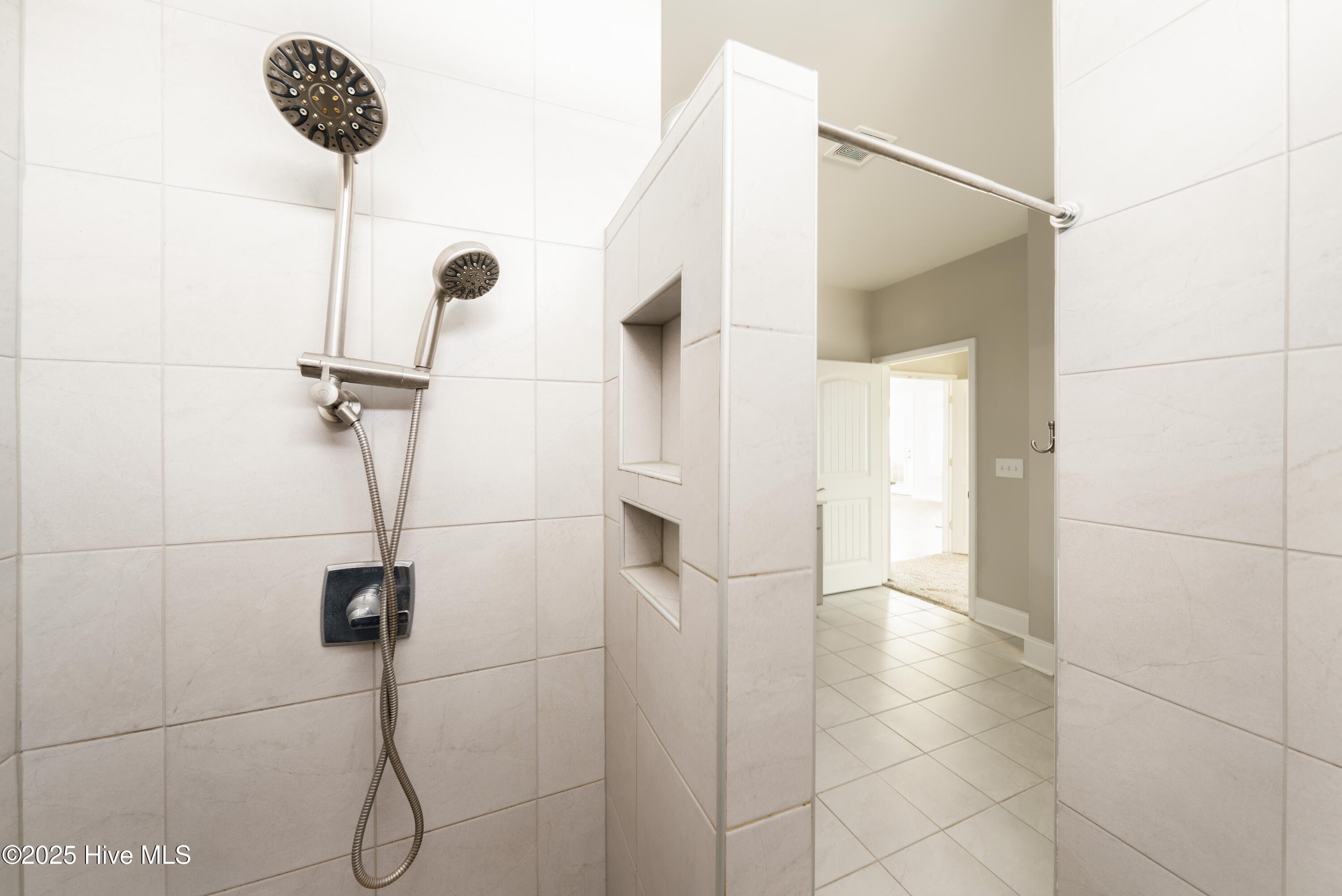 100536506 | Photo 26