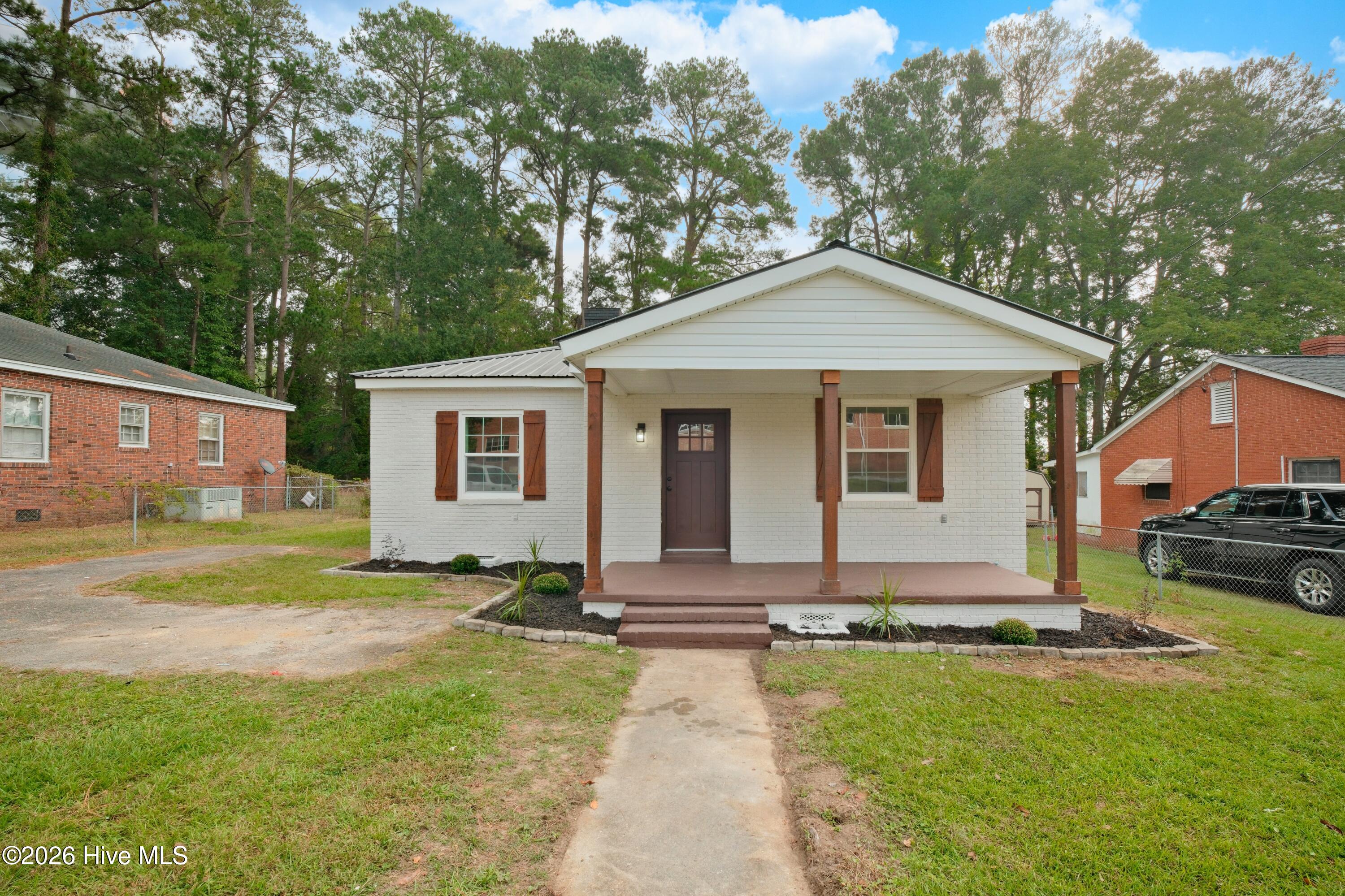 Photo 1 of Single family home for sale at 1105 N East St, Kinston, NC 28501 | MLS# 100608059 | Listing updated on 2026-10-05