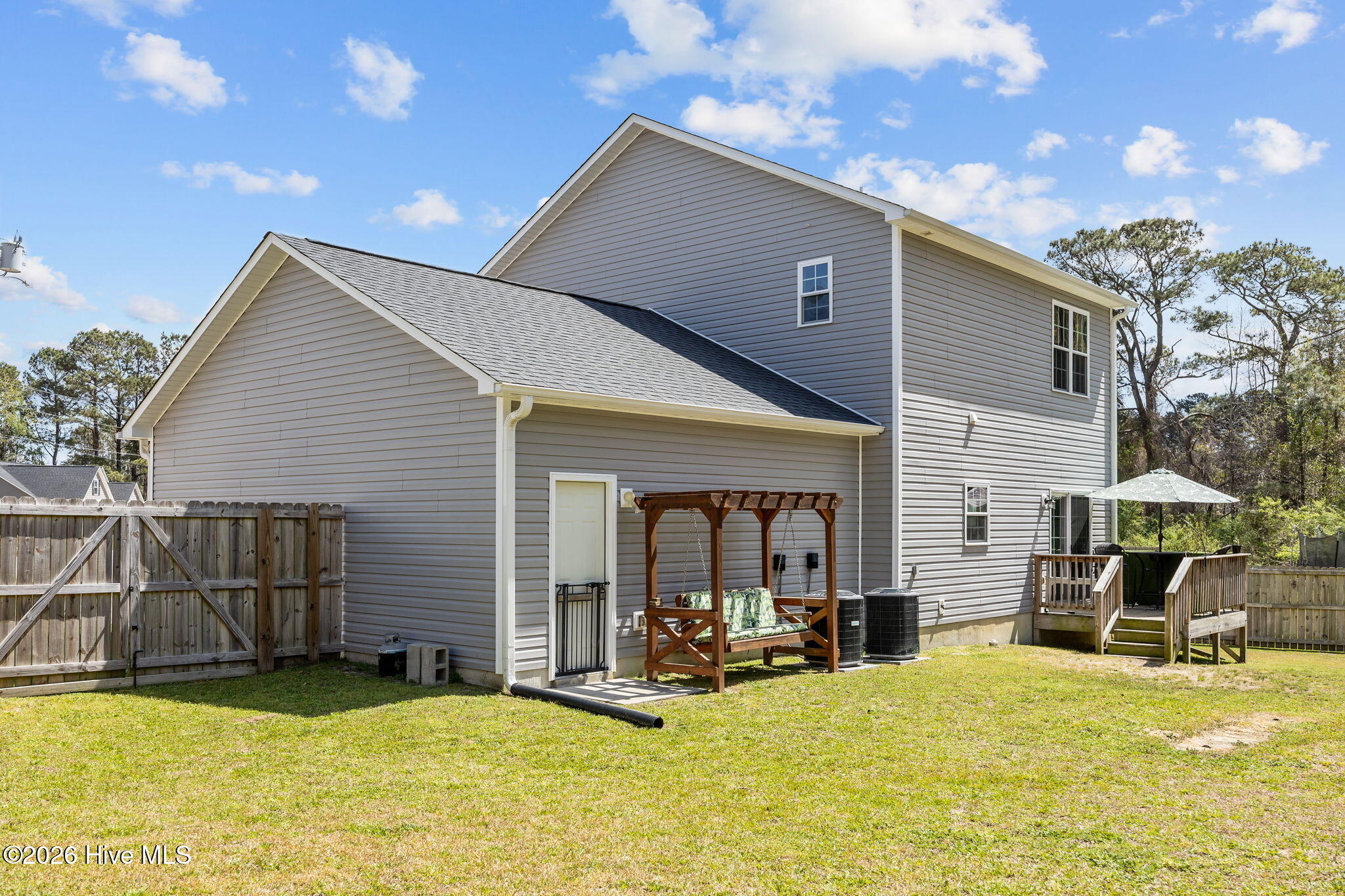 100564221 | Photo 38