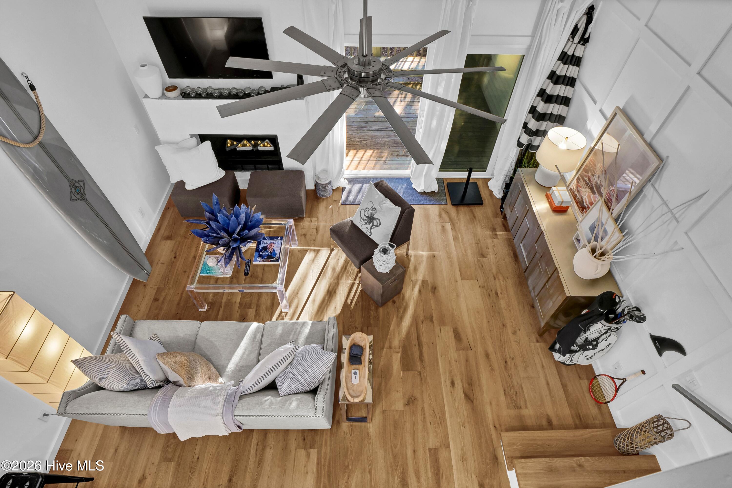 100549368 | Photo 21