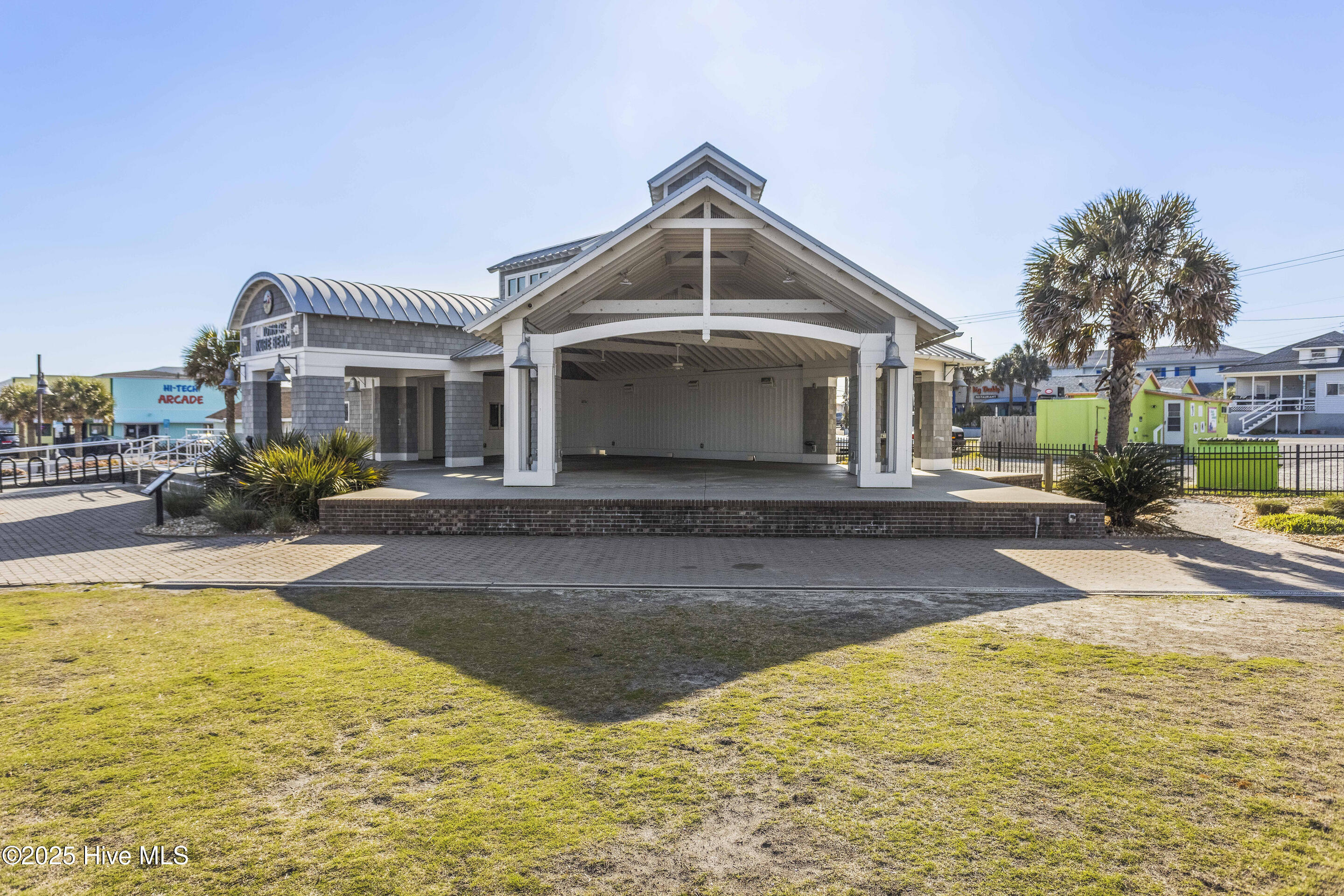 100520623 | Photo 32