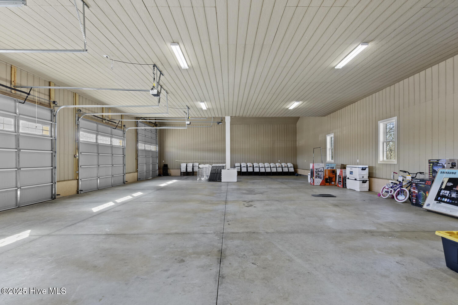 100546022 | Photo 84