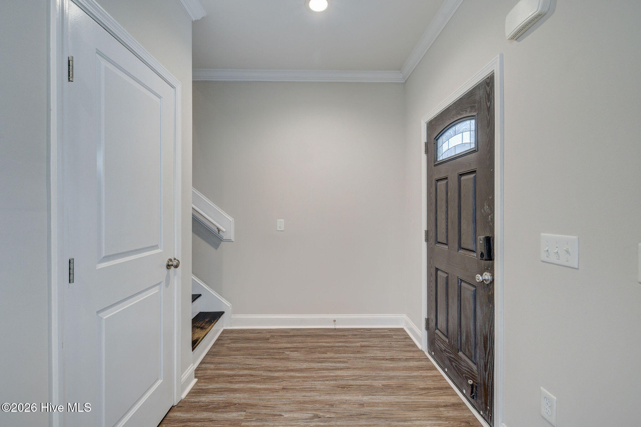 100562693 | Photo 10