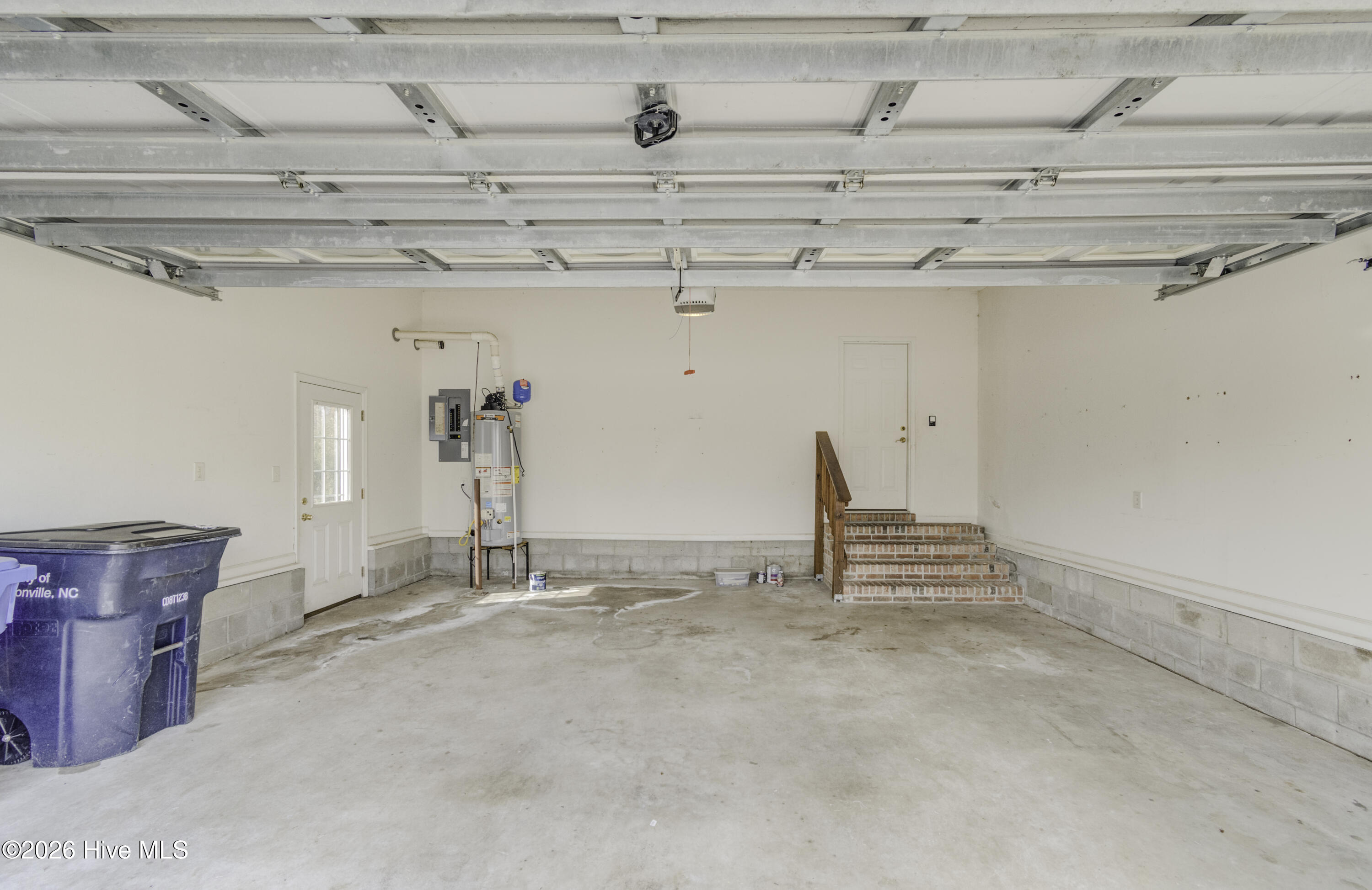 100549263 | Photo 68