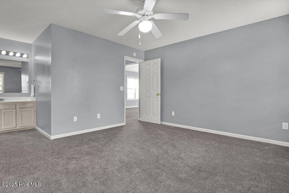 100544228 | Photo 17