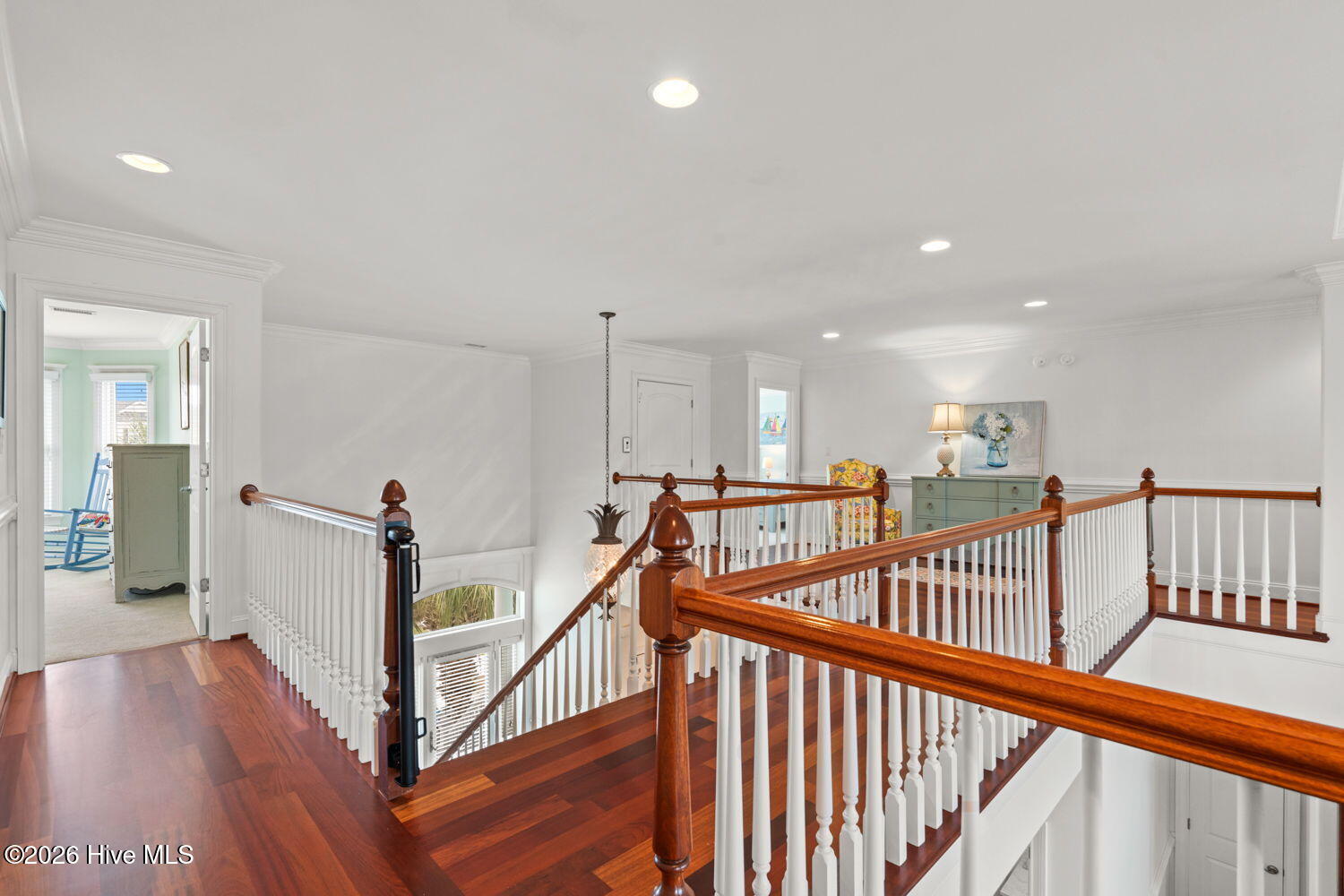 100566570 | Photo 36