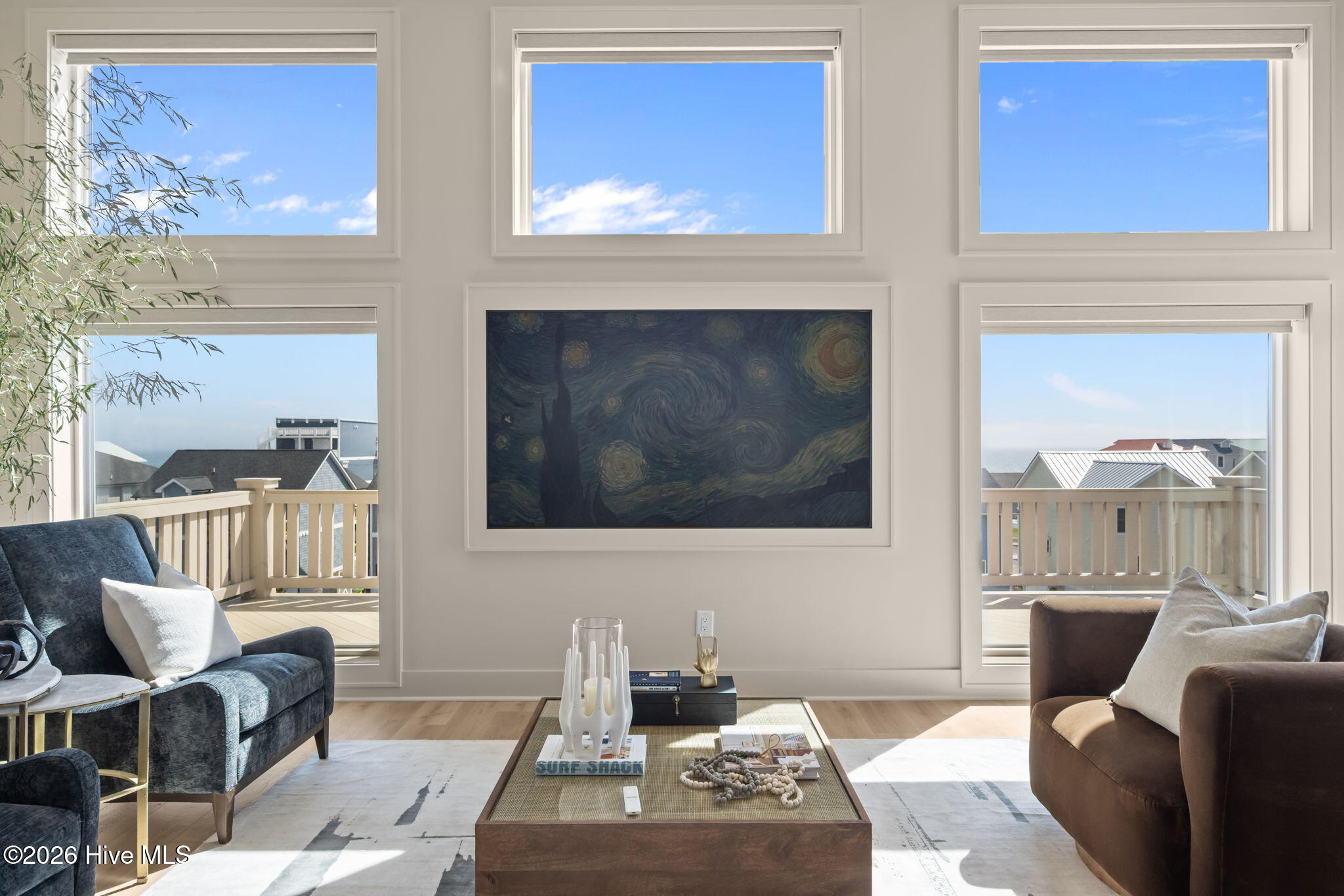 100552191 | Photo 23