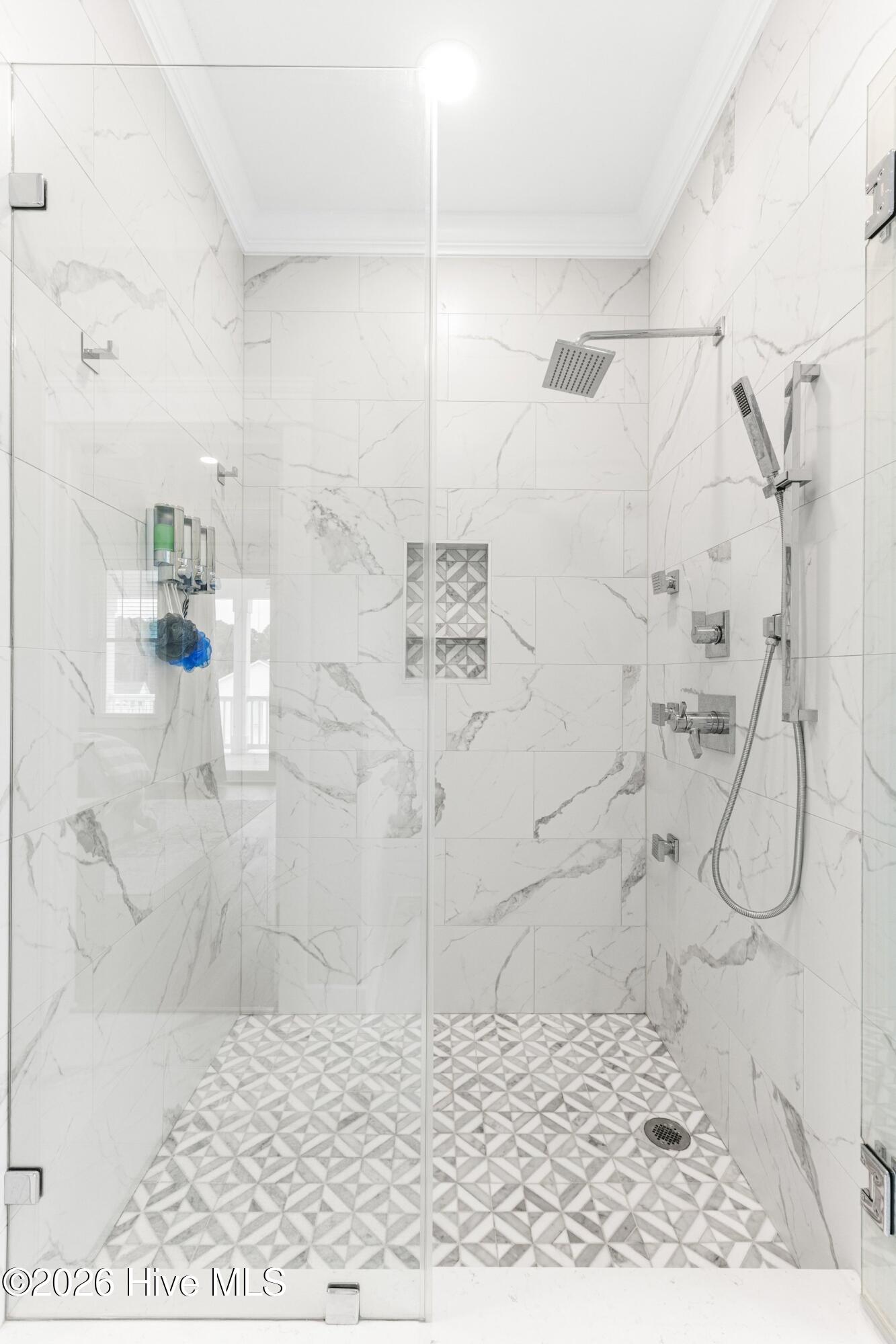 100558879 | Photo 33