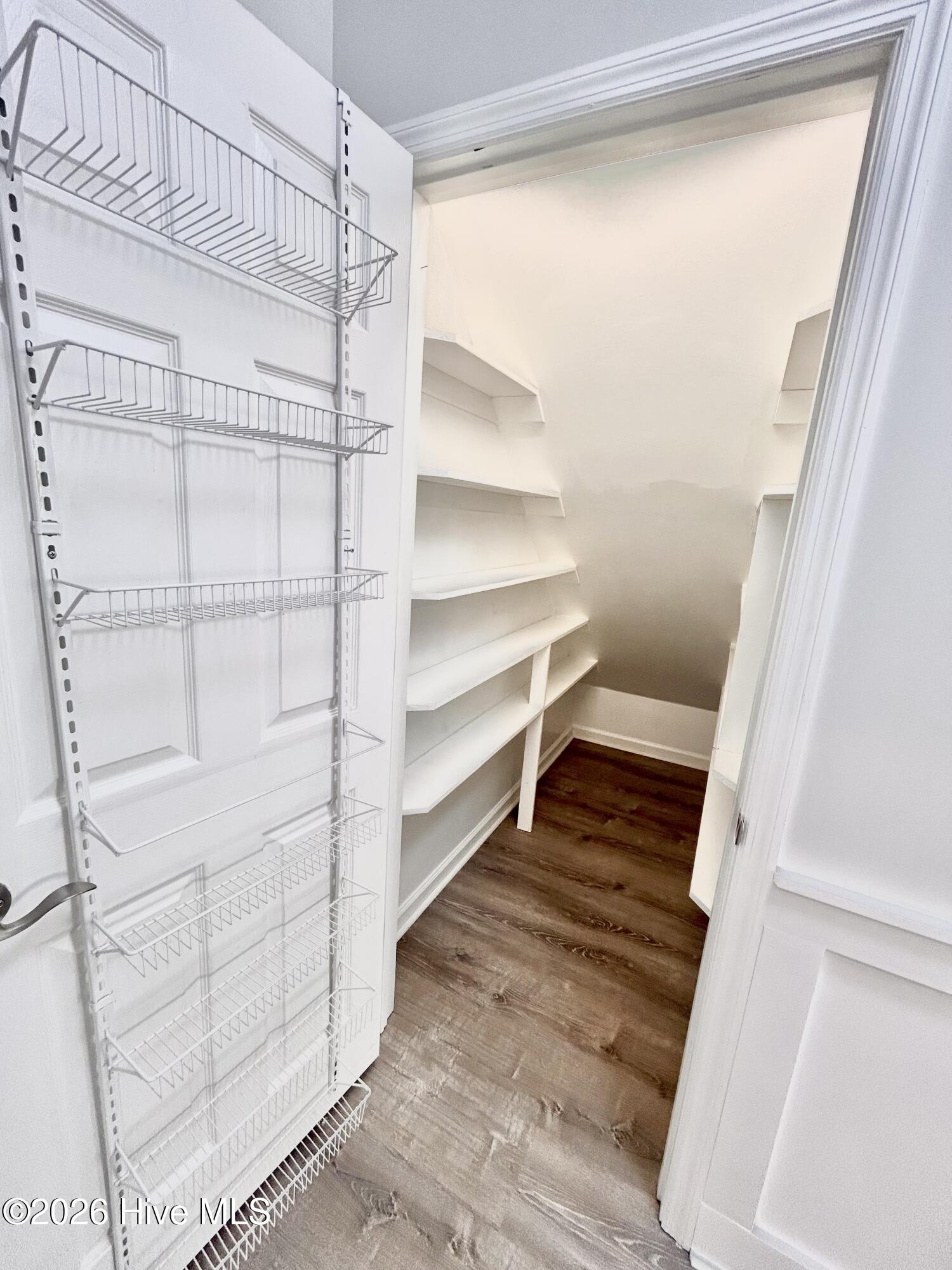 100564341 | Photo 16