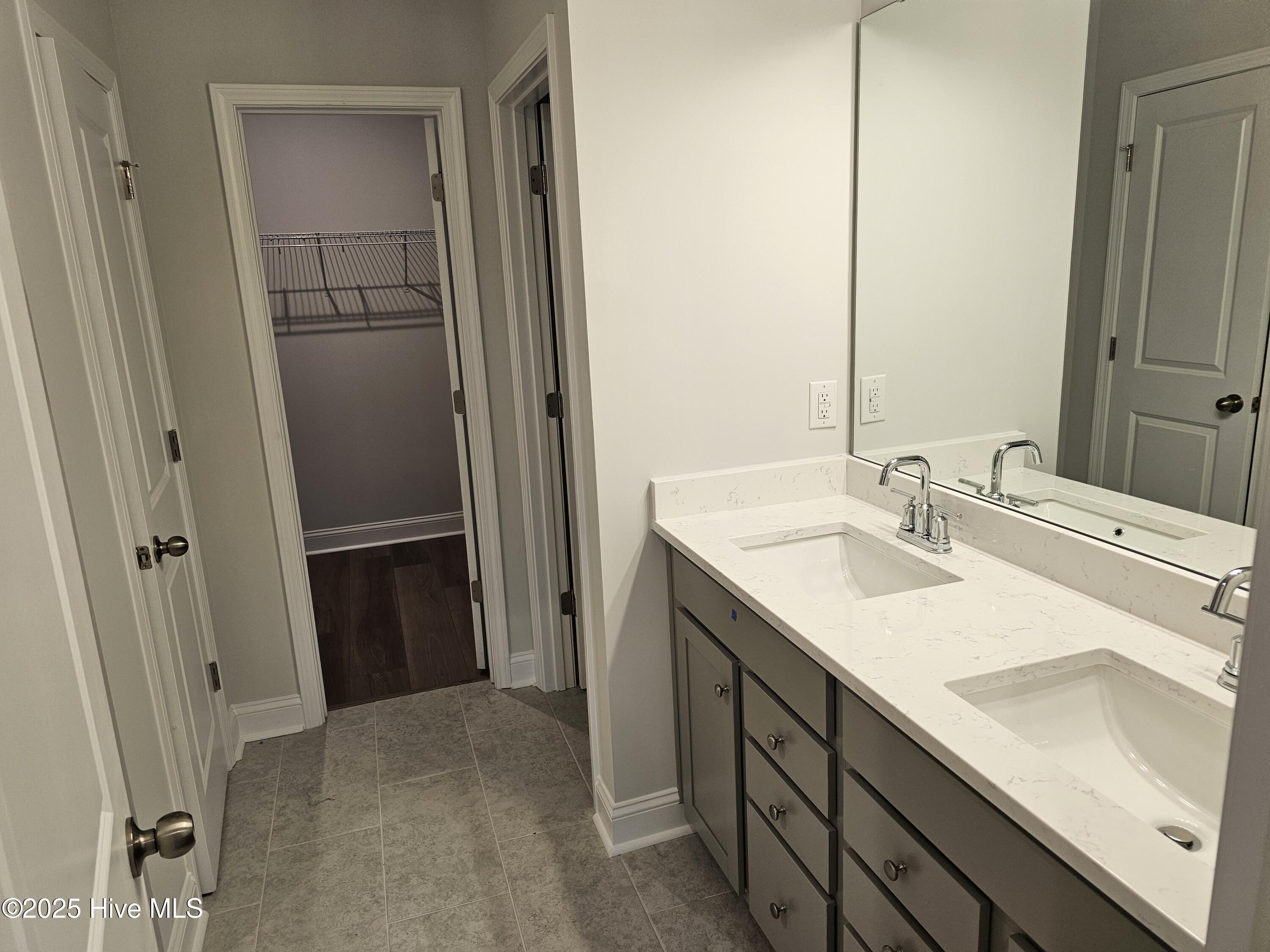 100531272 | Photo 10