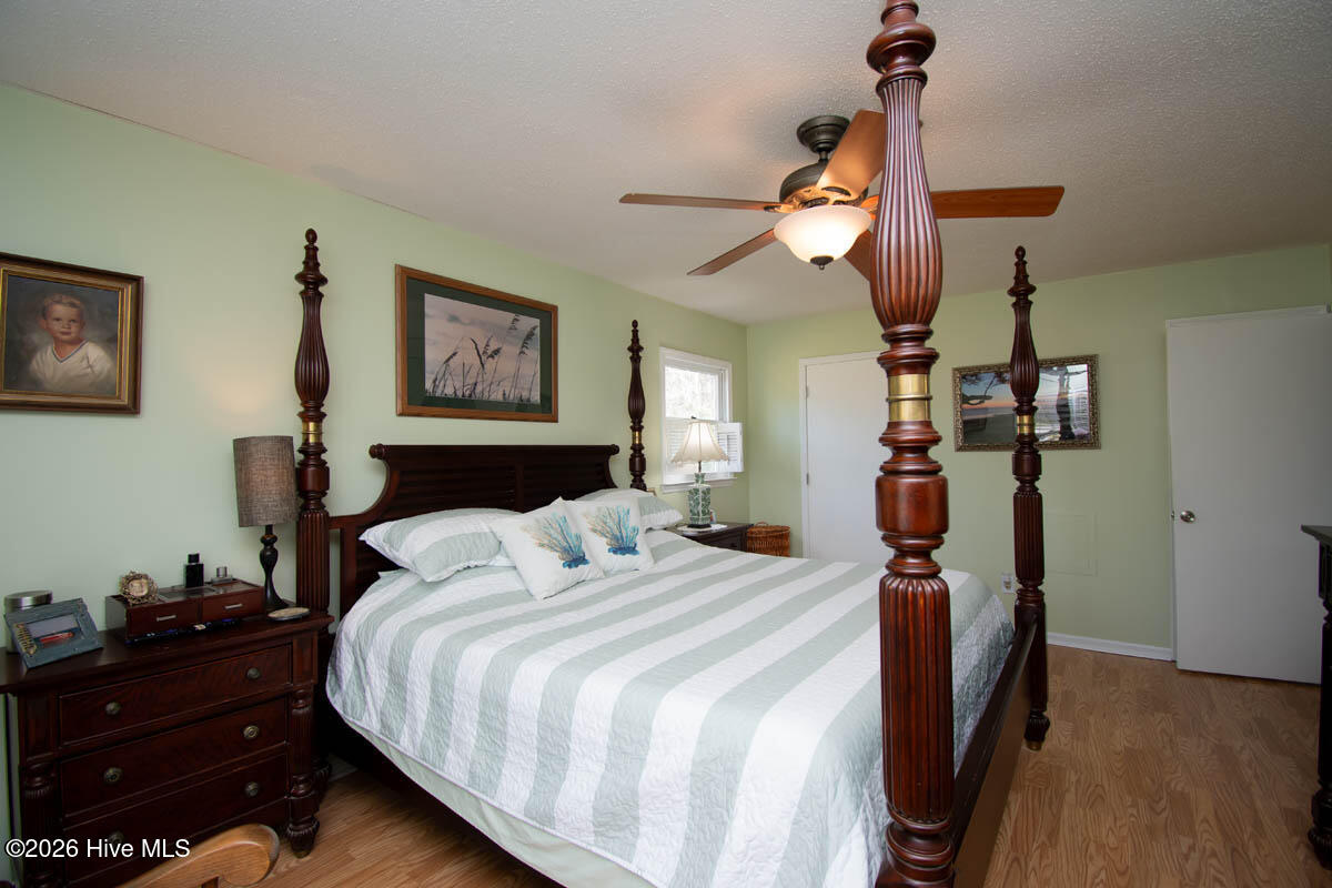 915 Sunset Boulevard,Newport