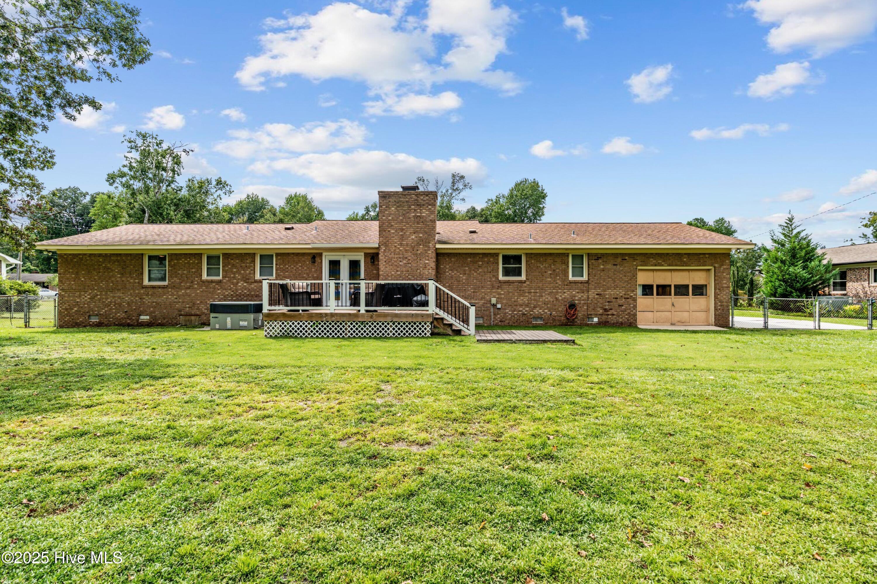 100526163 | Photo 47