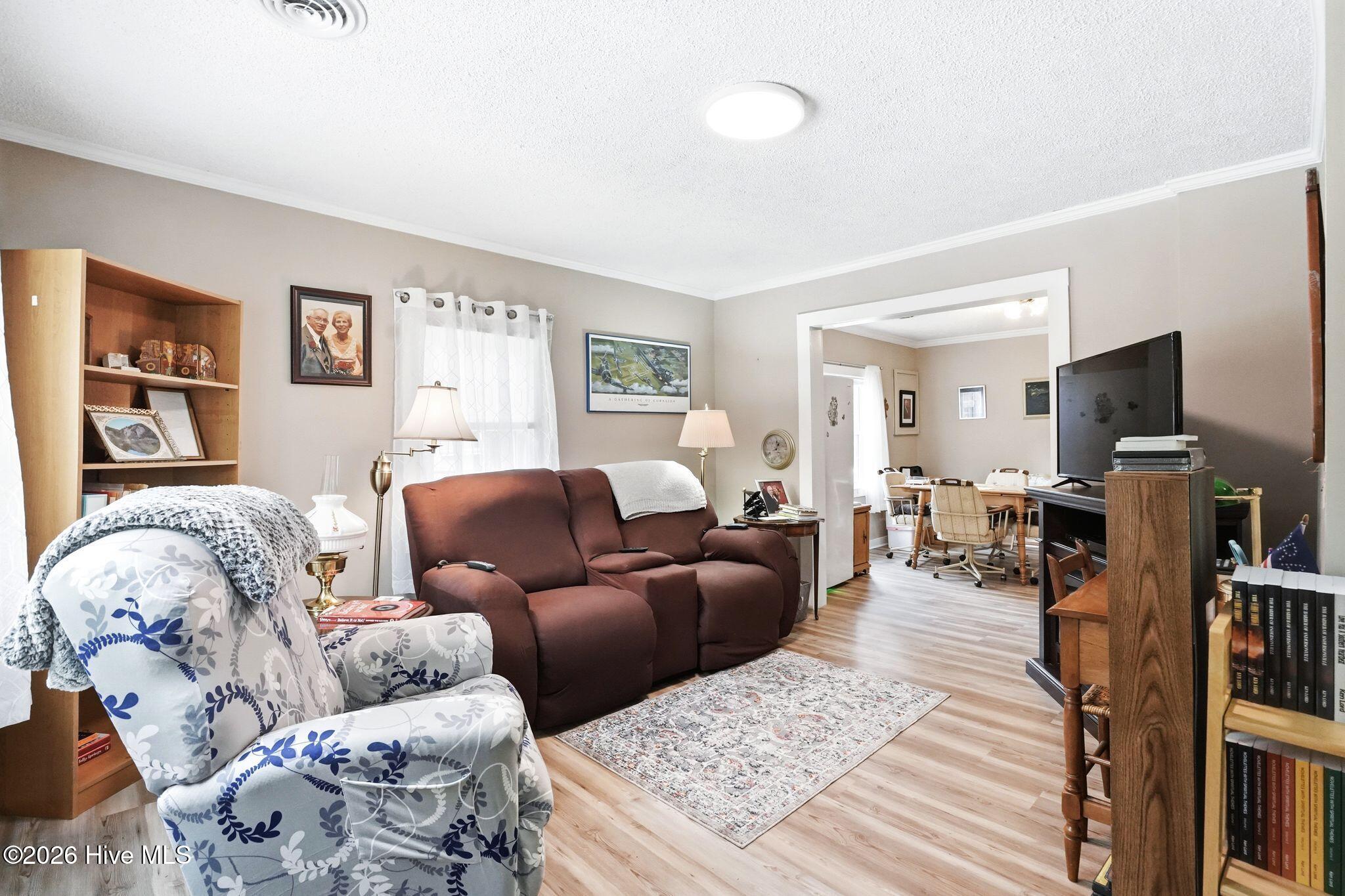 100565882 | Photo 13