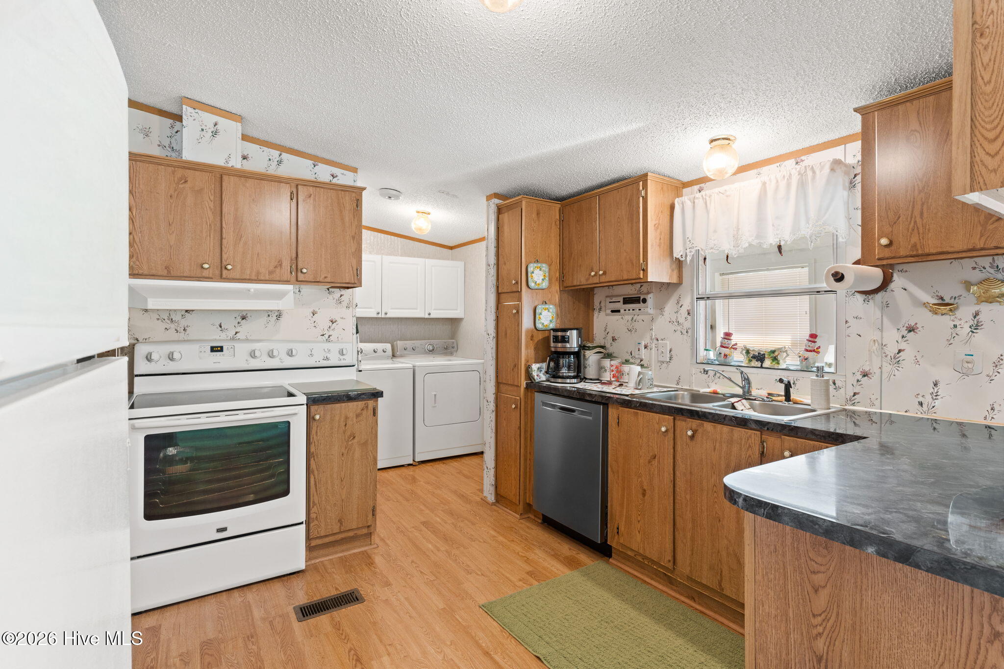 100556527 | Photo 18