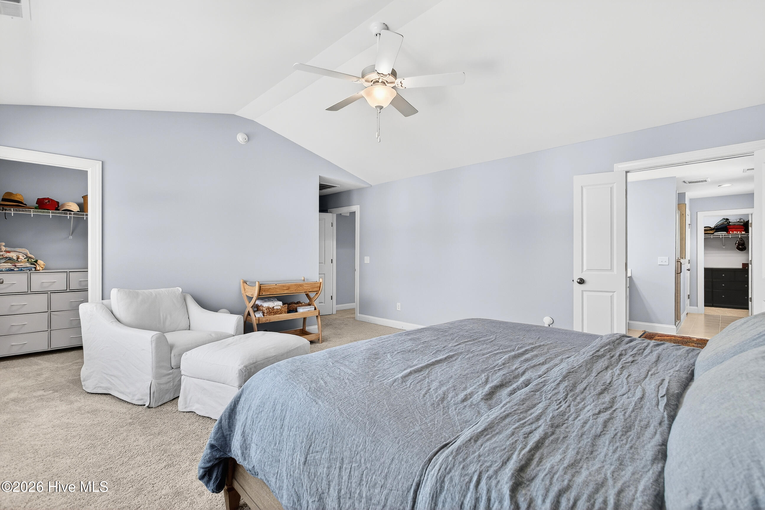 100563348 | Photo 27