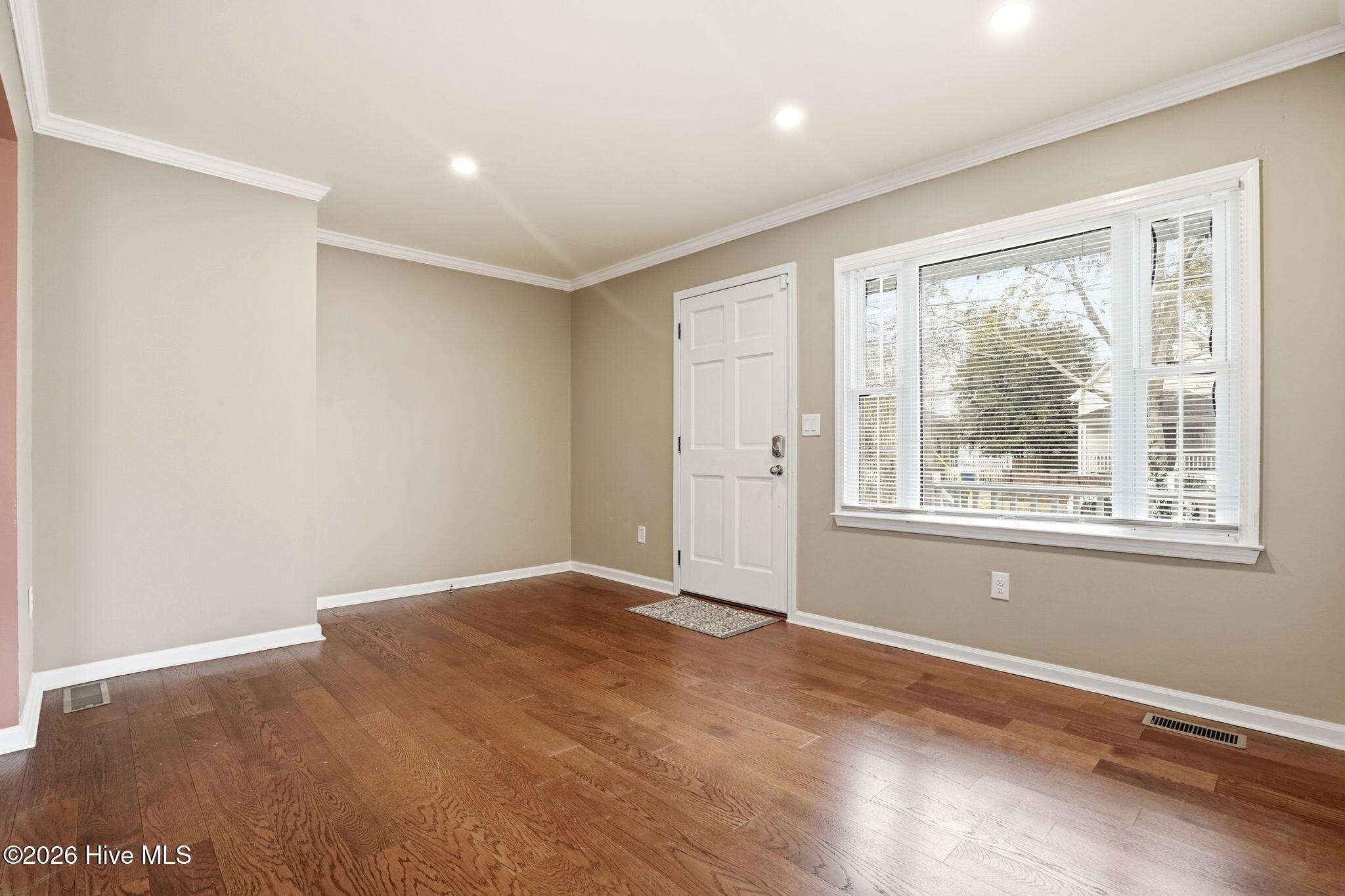 100559887 | Photo 14