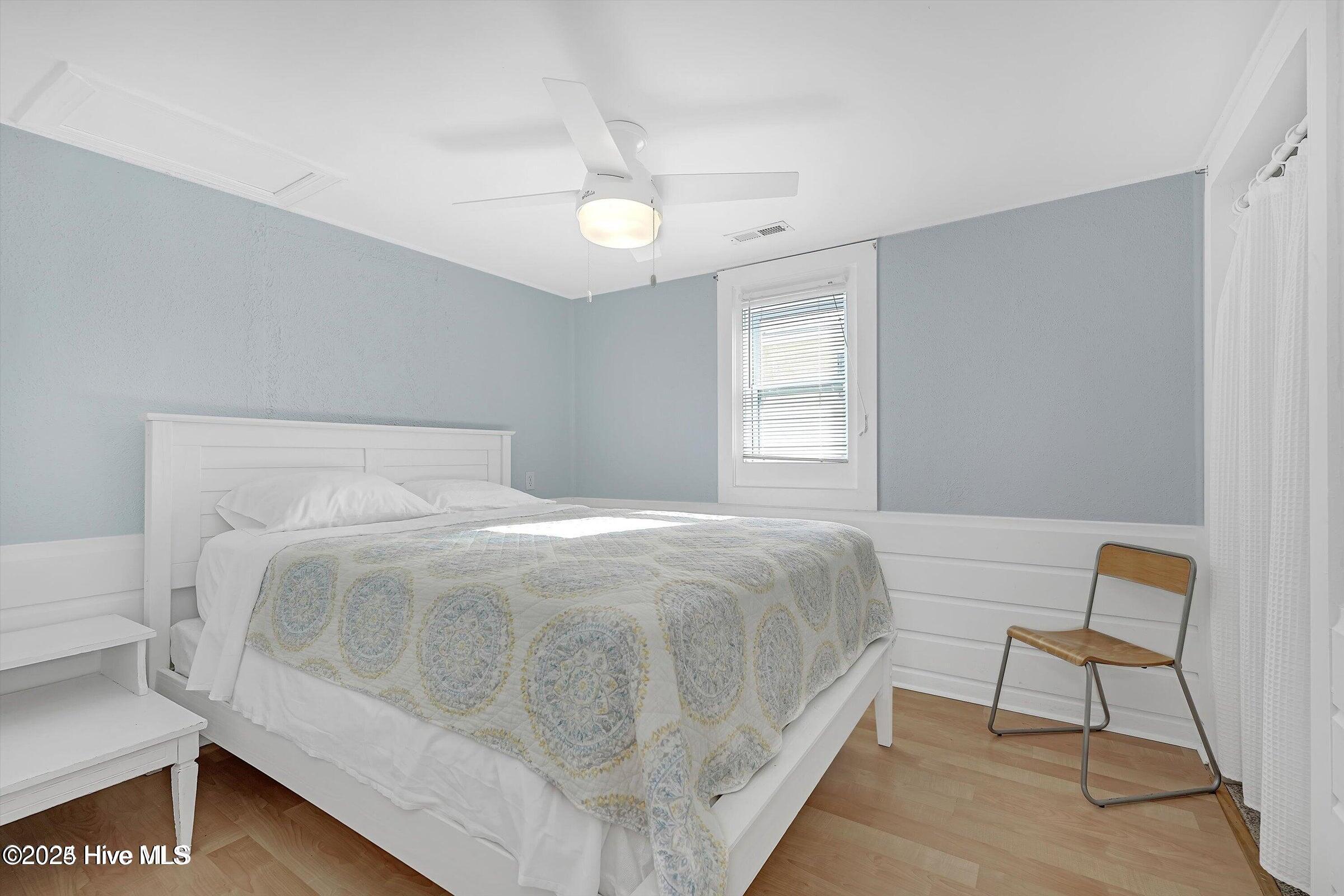 100544407 | Photo 11