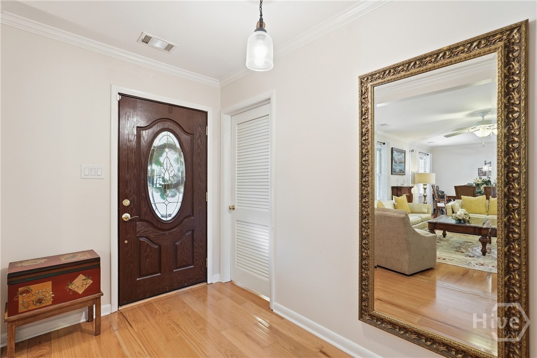 3rd image of 104 Winchester Dr, Savannah, GA 31410 | MLS# SA361594