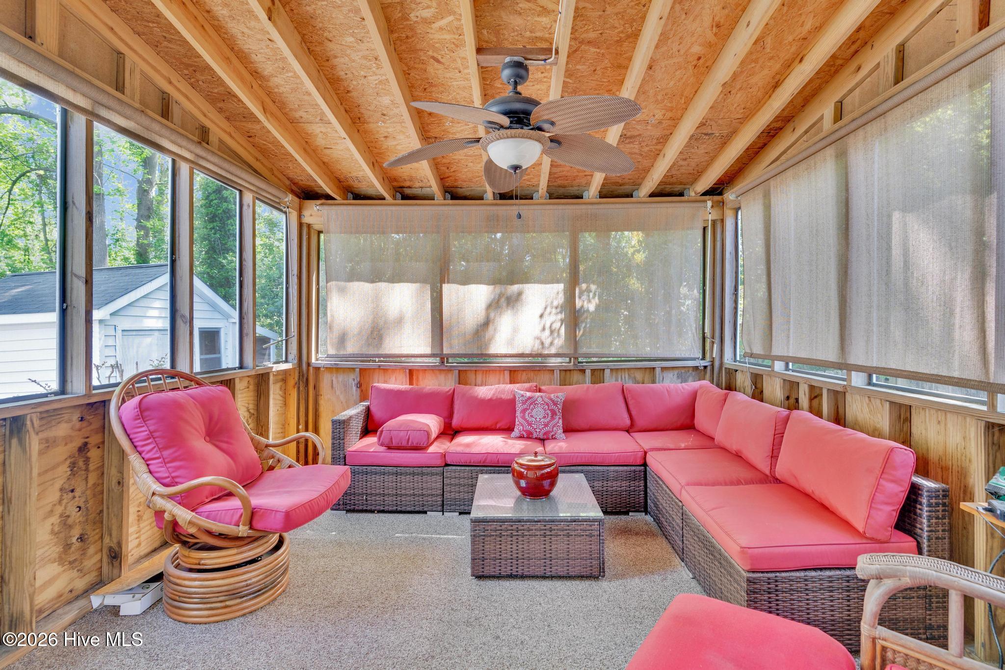 100566412 | Photo 18