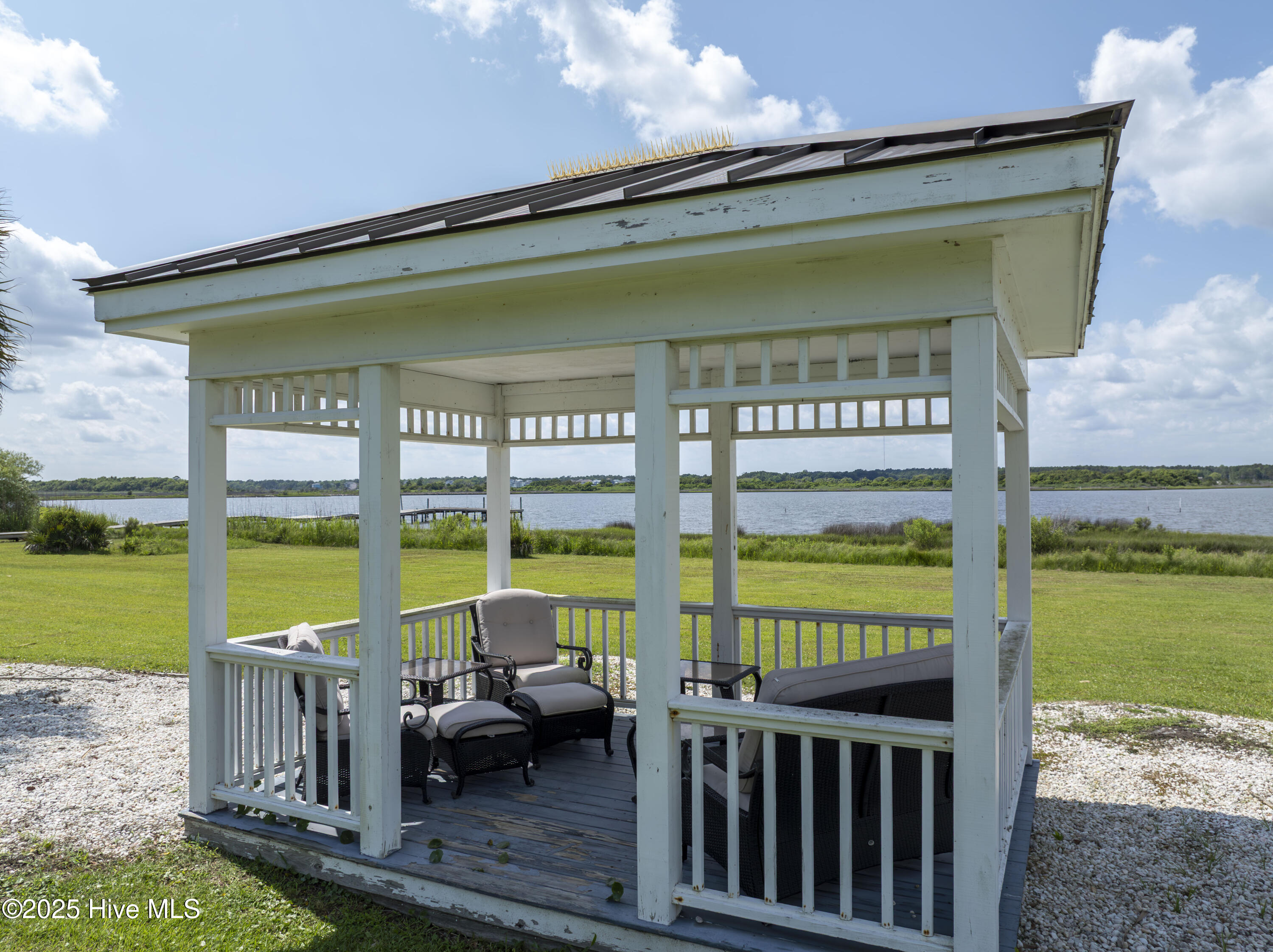 100512986 | Photo 14