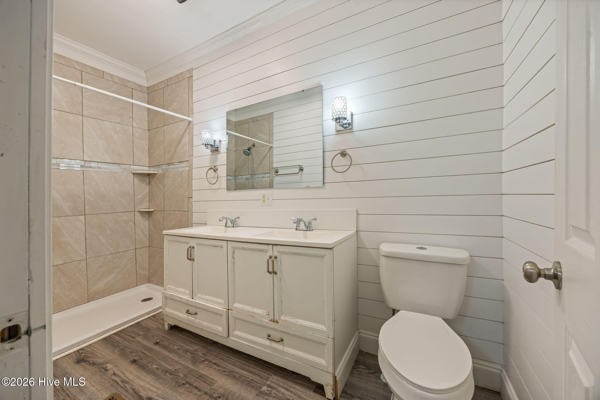 14-web-or-mls-1917 Haynie Drive-37
