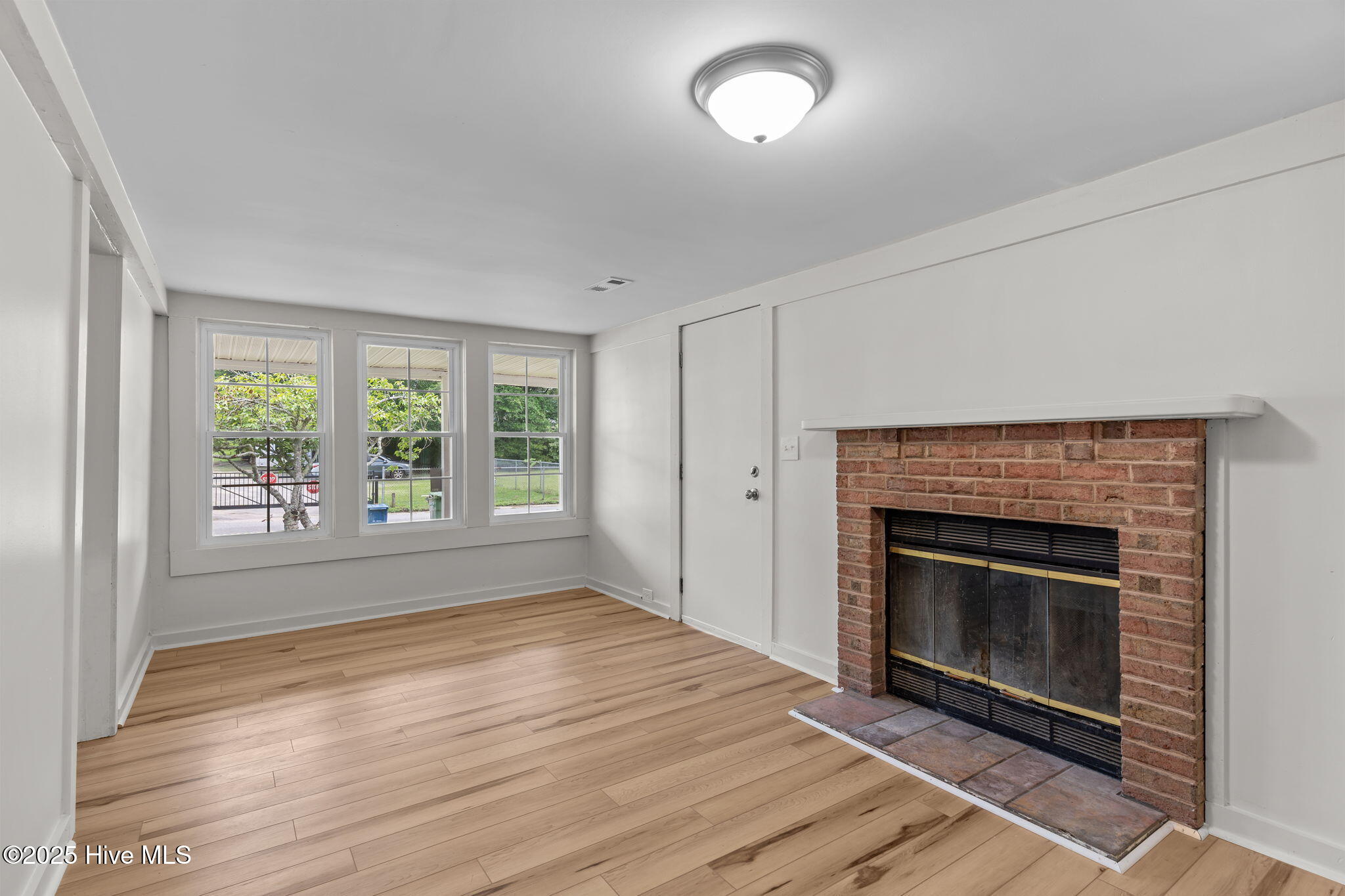 100556871 | Photo 22