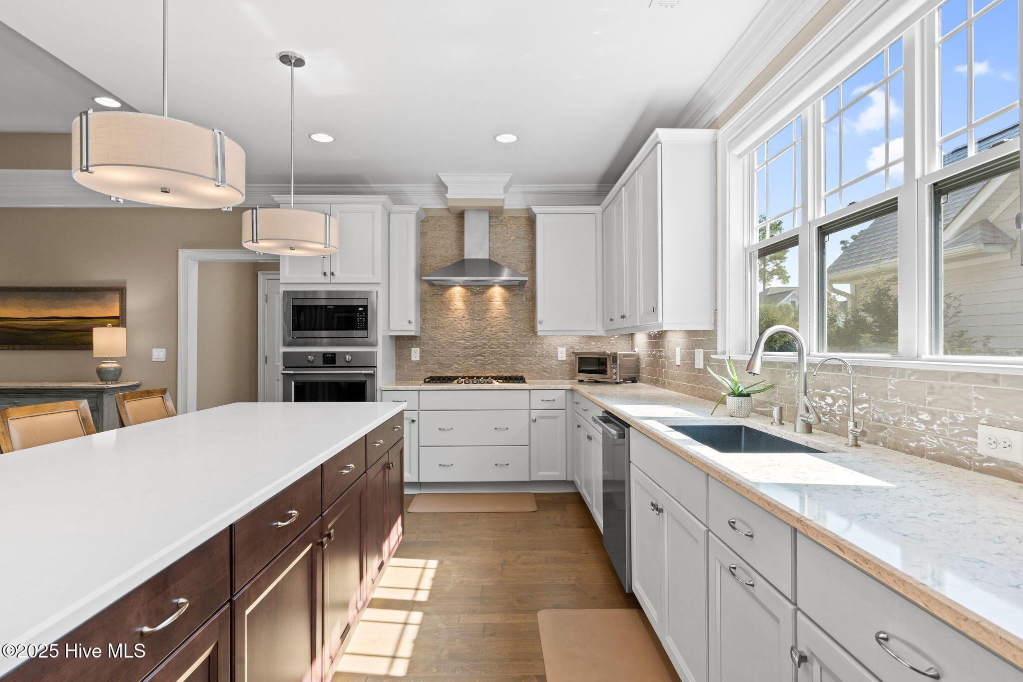 100529487 | Photo 14