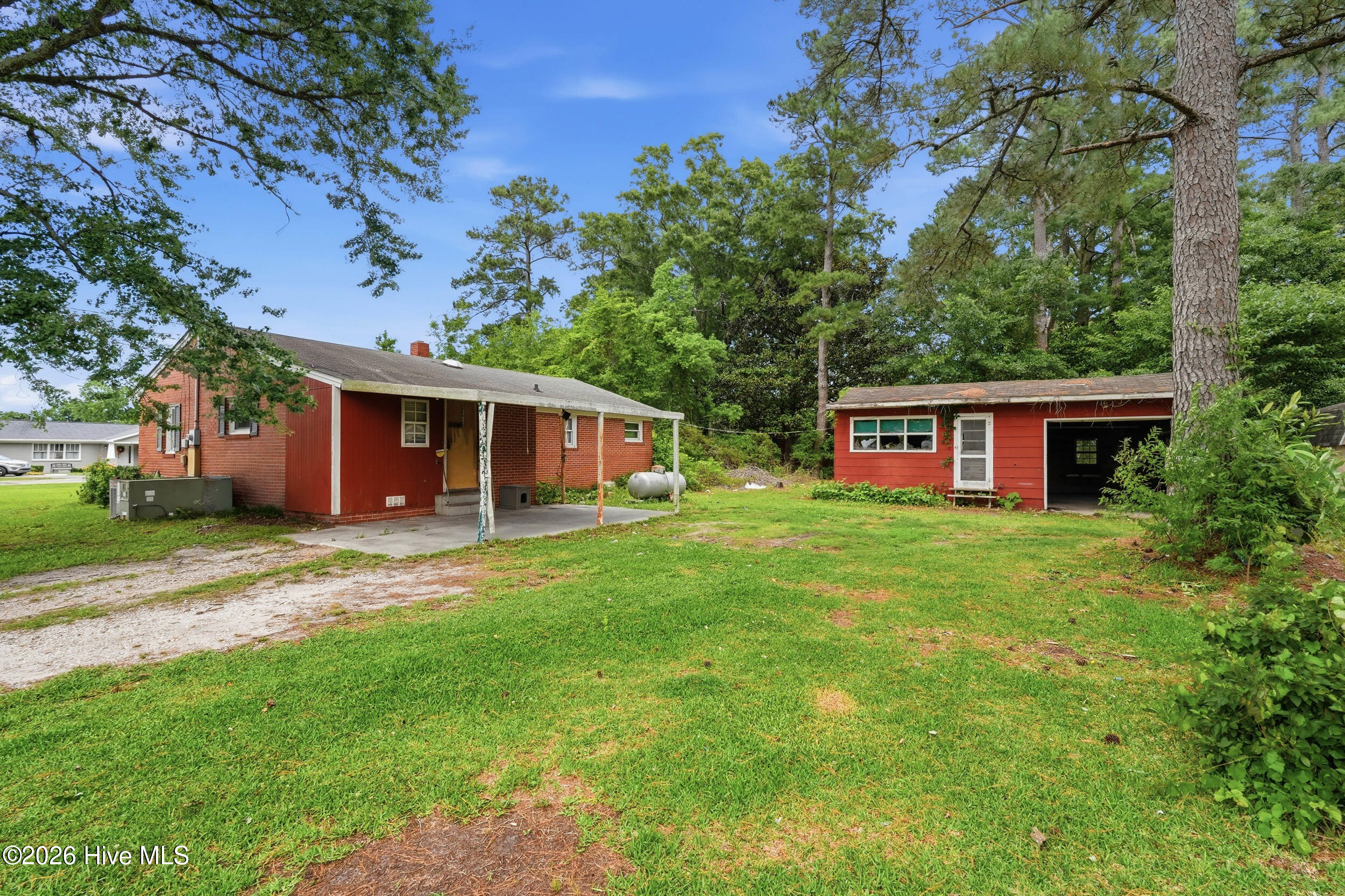 343 W Stevens Street, Wallace, NC 28466 – photo 3: 3_back exterior and storage