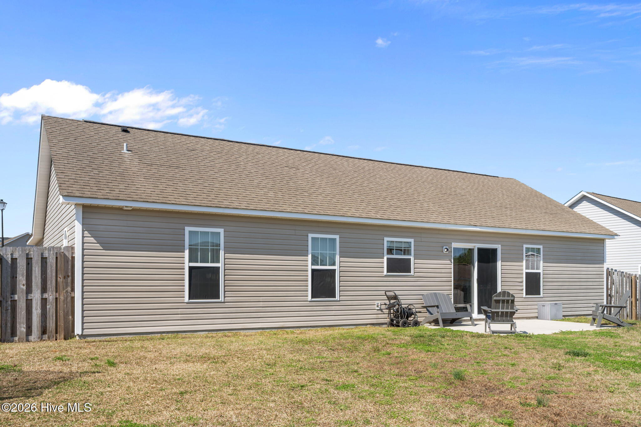 100558999 | Photo 37