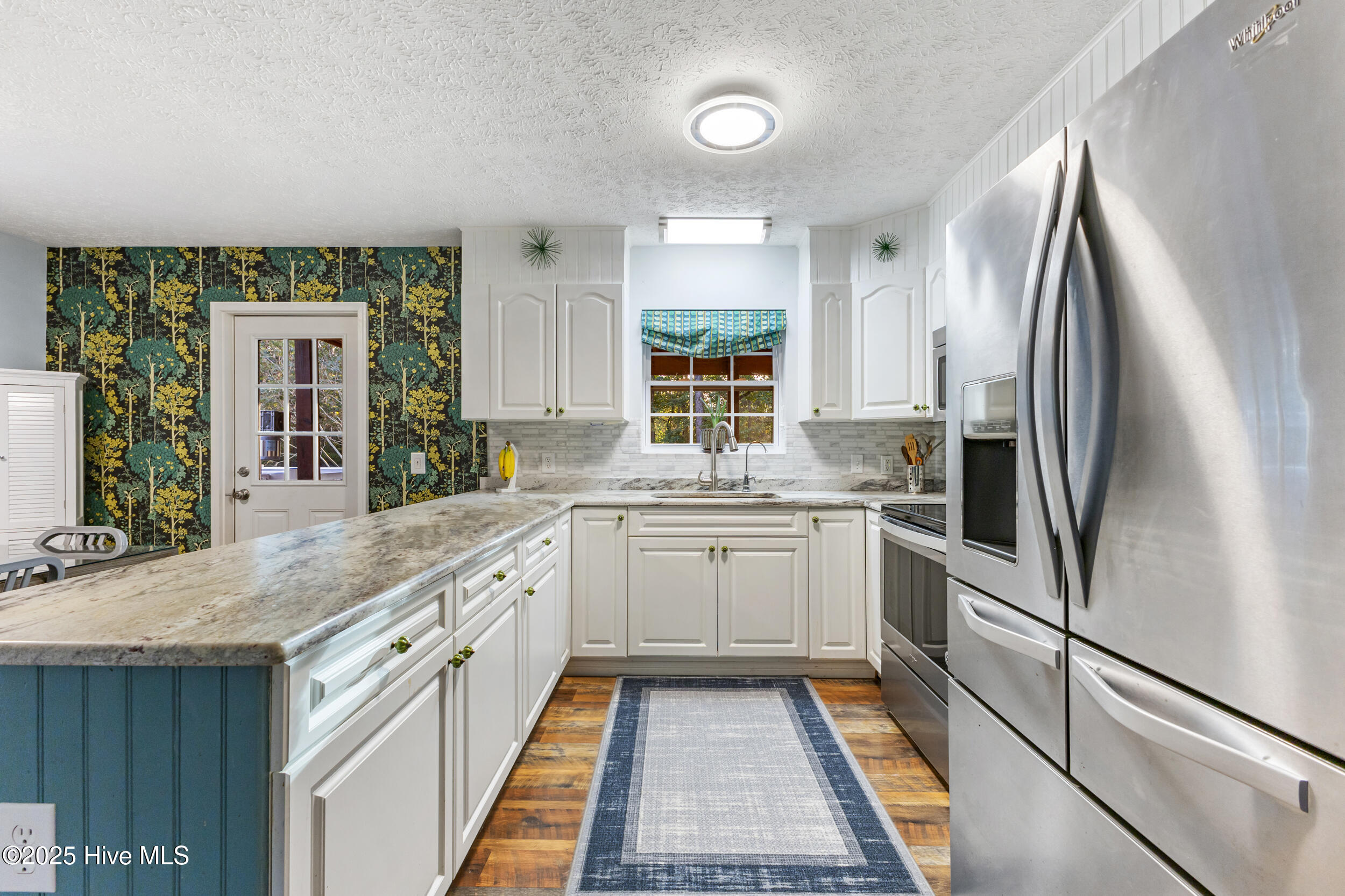 100556103 | Photo 20