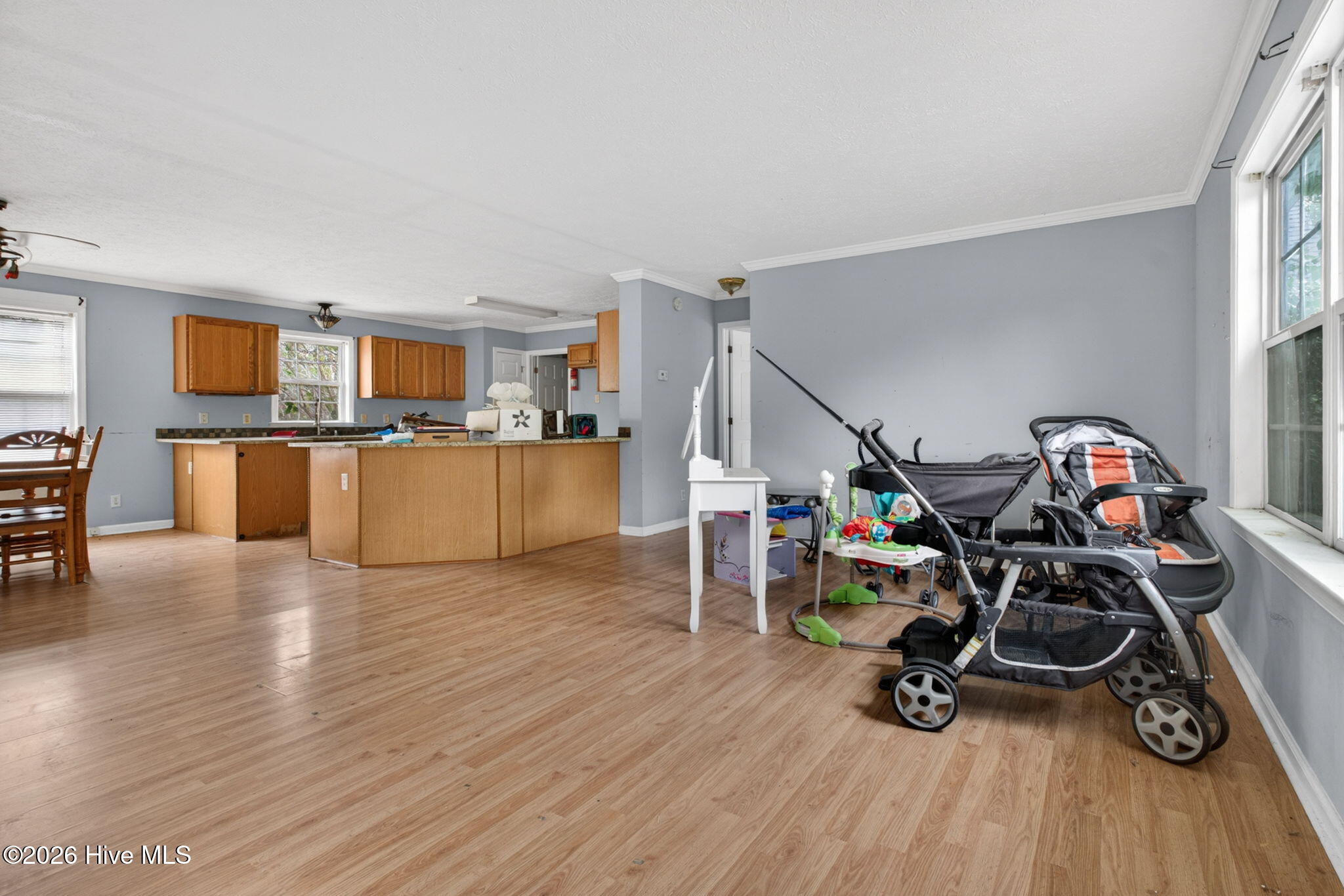 100570650 | Photo 14