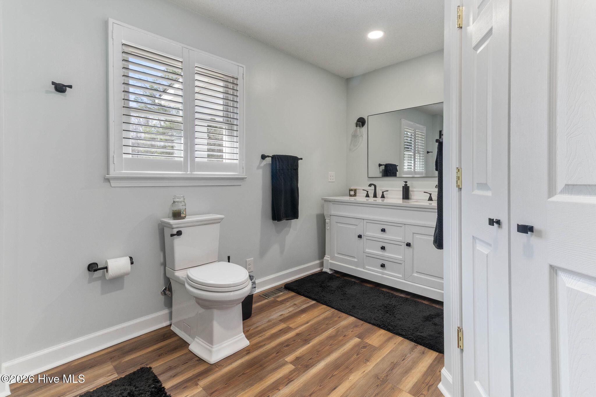 100556969 | Photo 20