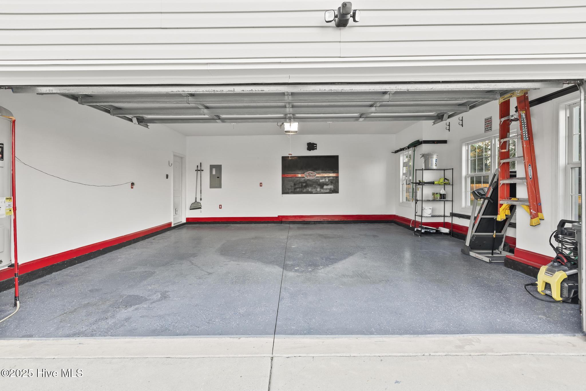 100536910 | Photo 44