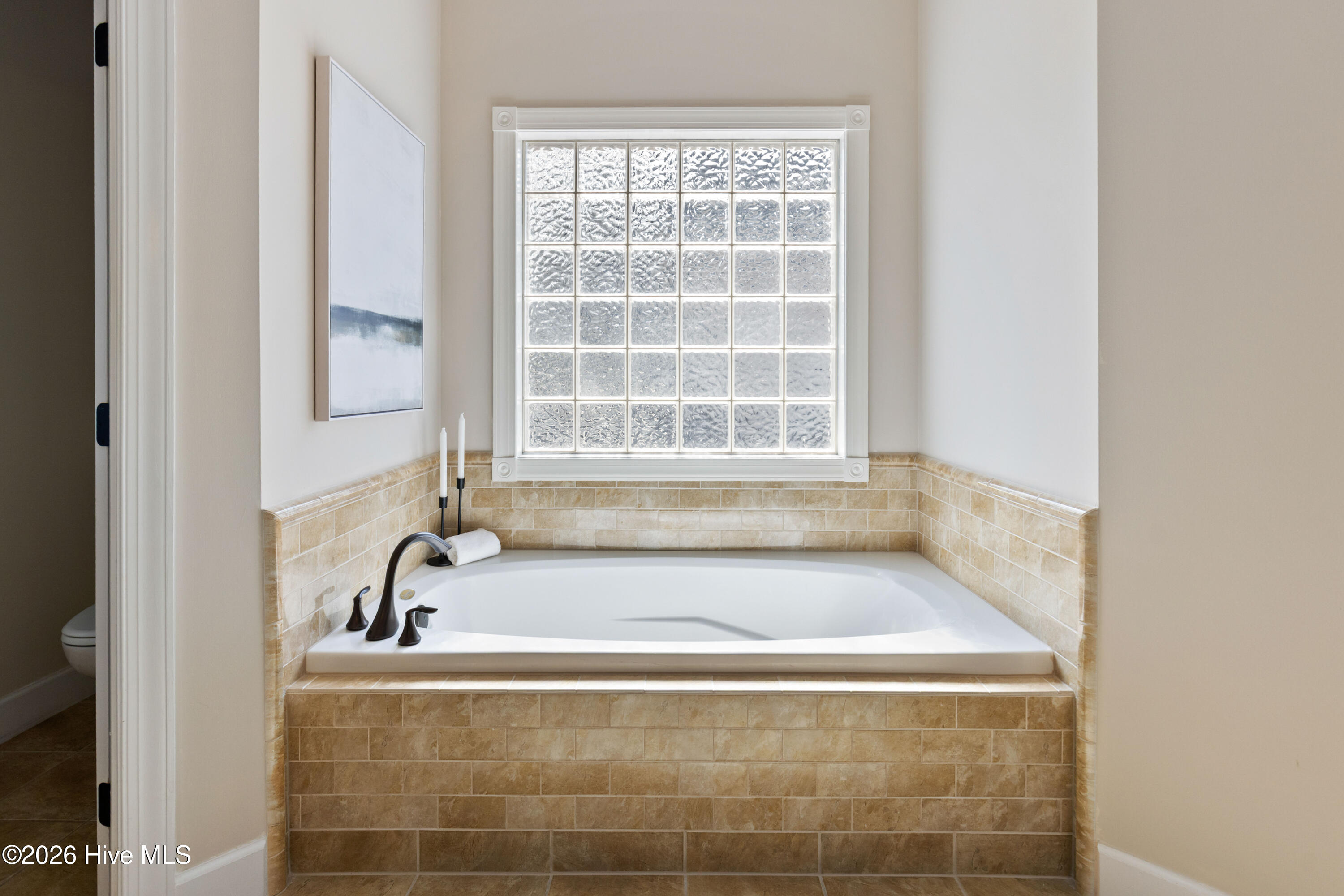 100560916 | Photo 46