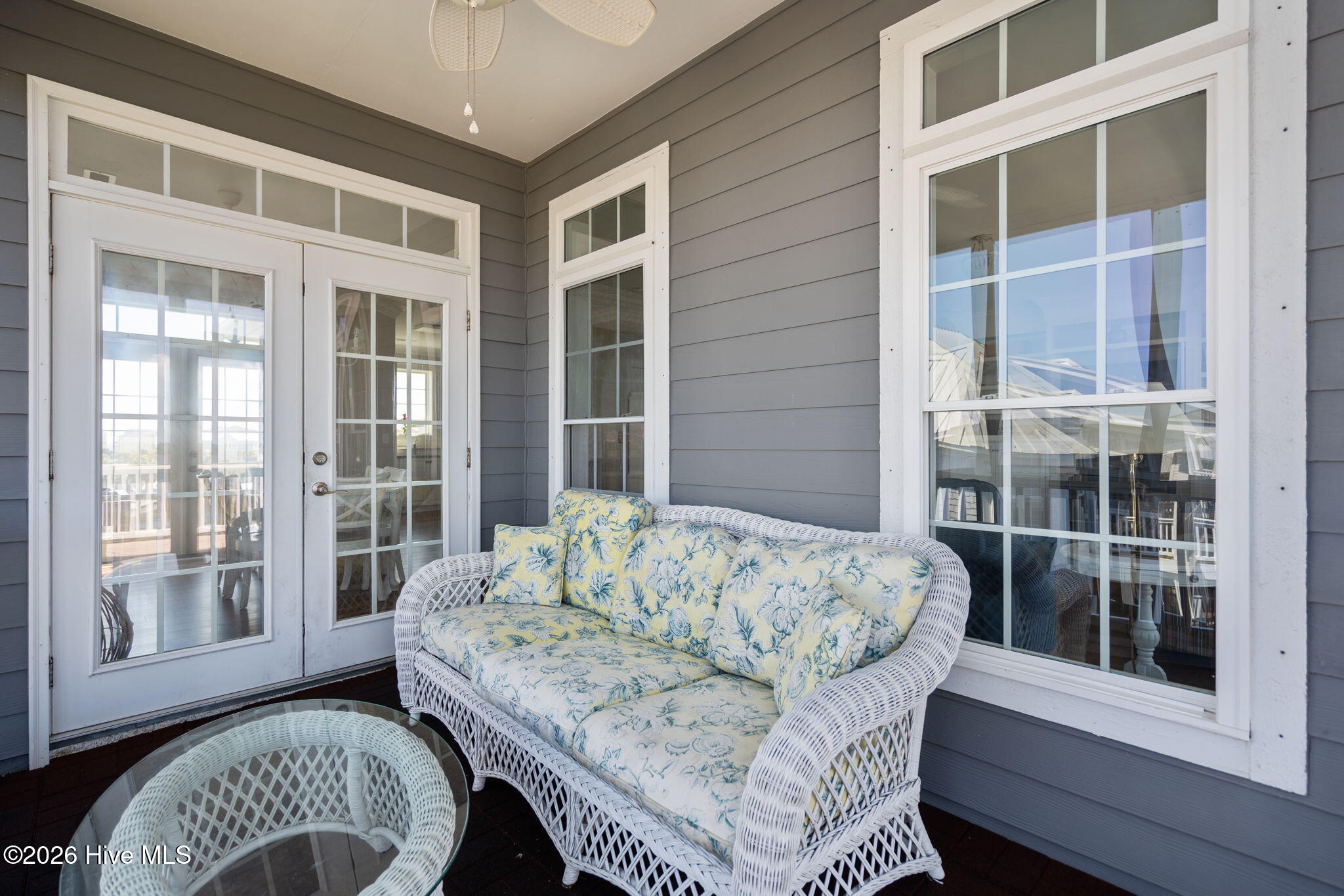 100564459 | Photo 45