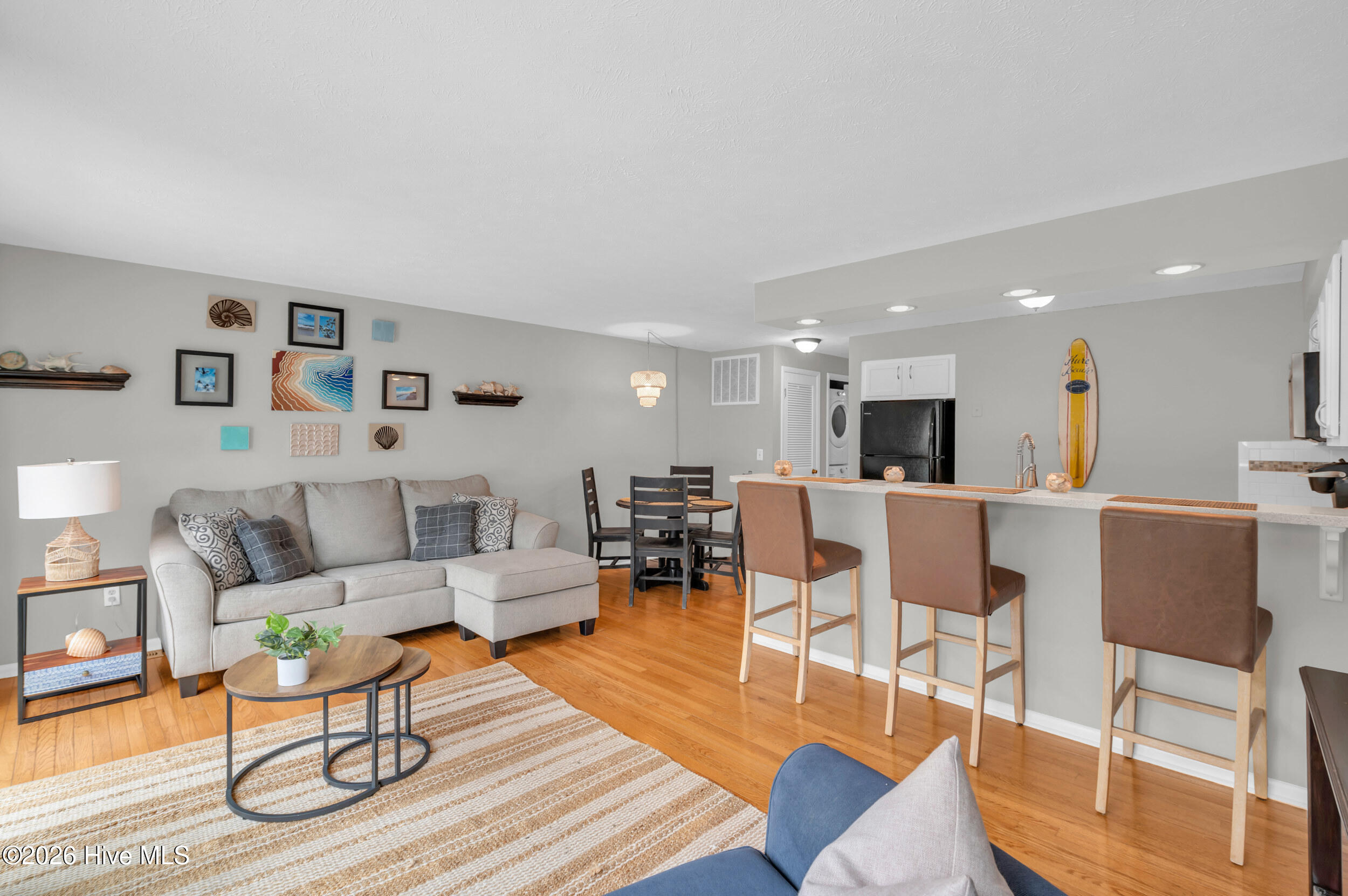 100551803 | Photo 10