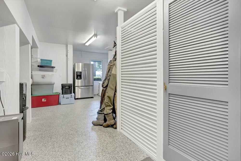 100563942 | Photo 49