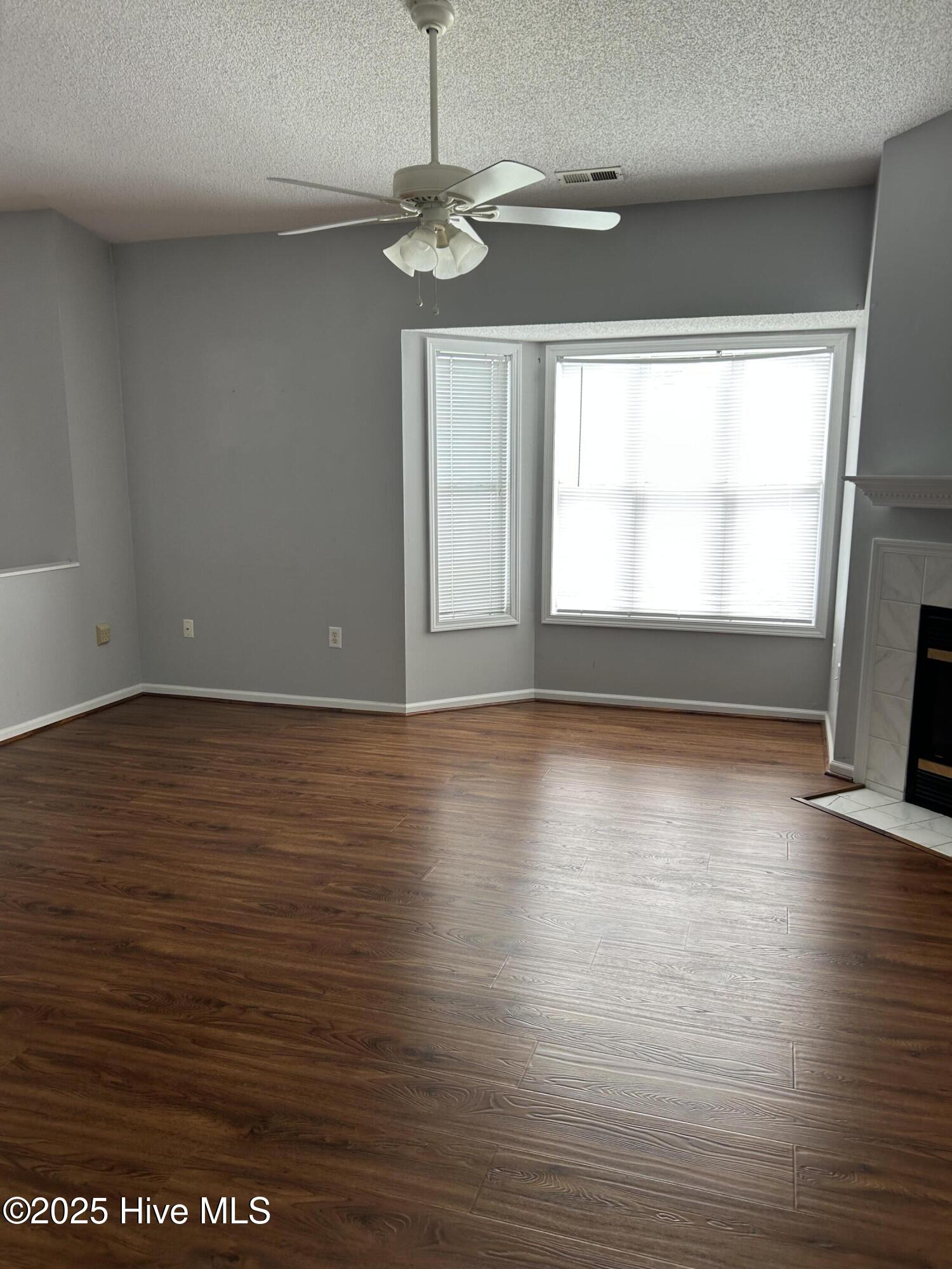 100521084 | Photo 15