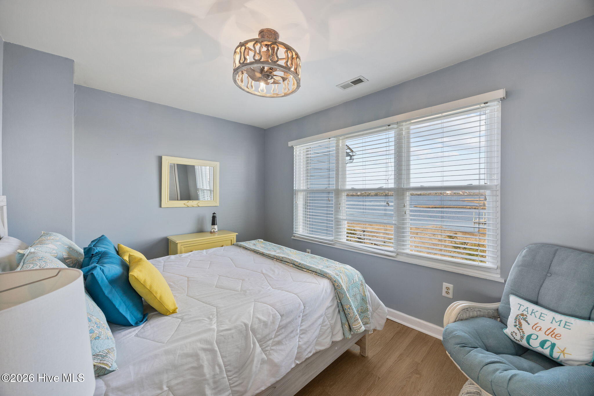 100559351 | Photo 22