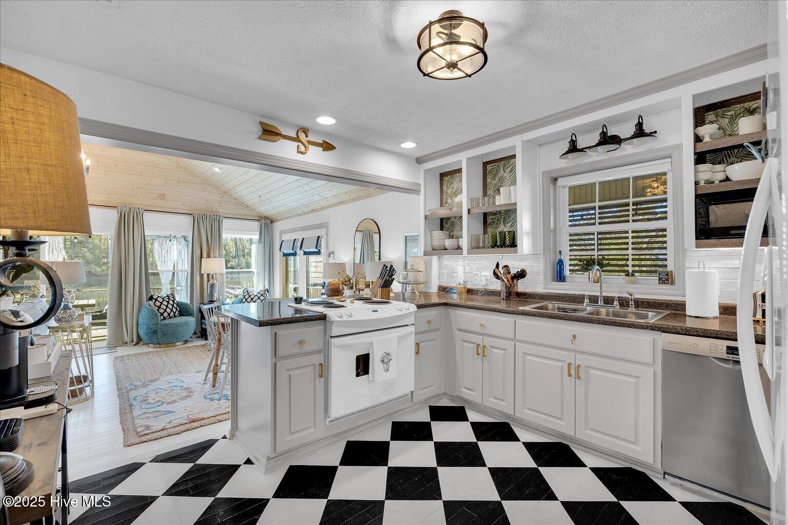 100555399 | Photo 19