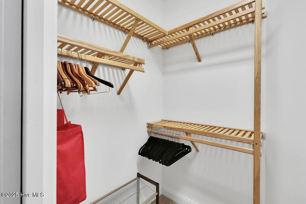 100545215 | Photo 23