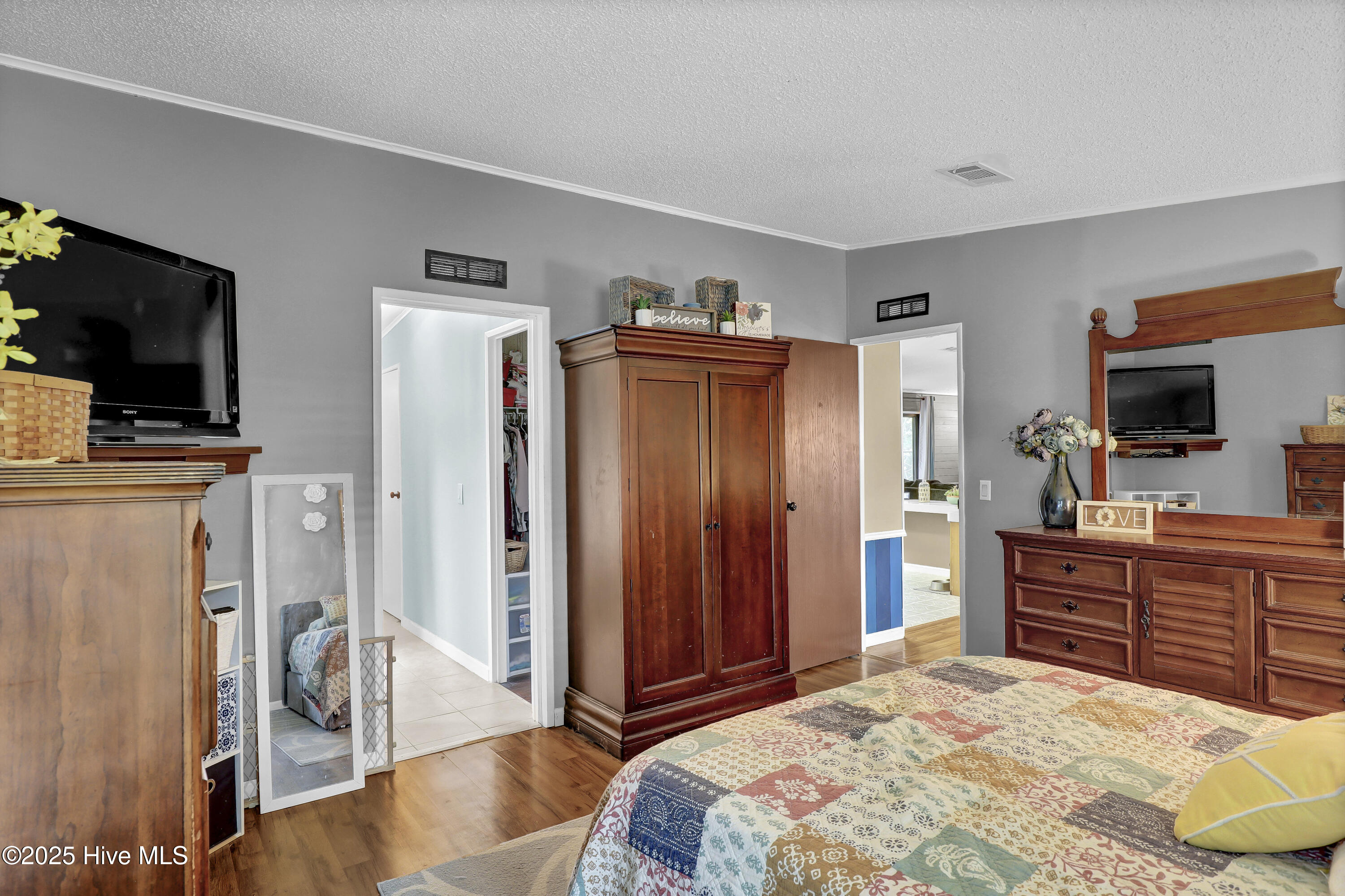 100523647 | Photo 13