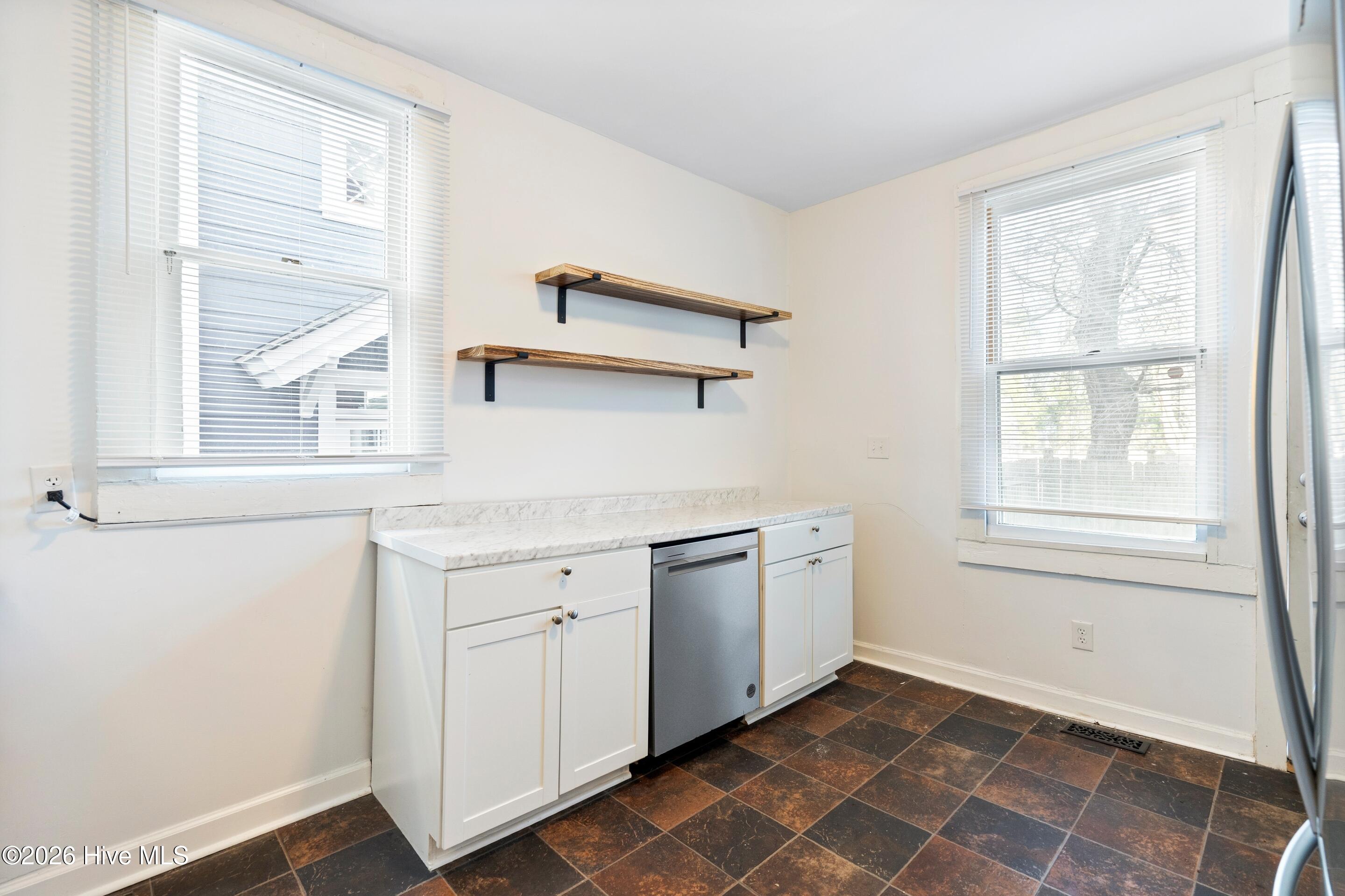 100549514 | Photo 42