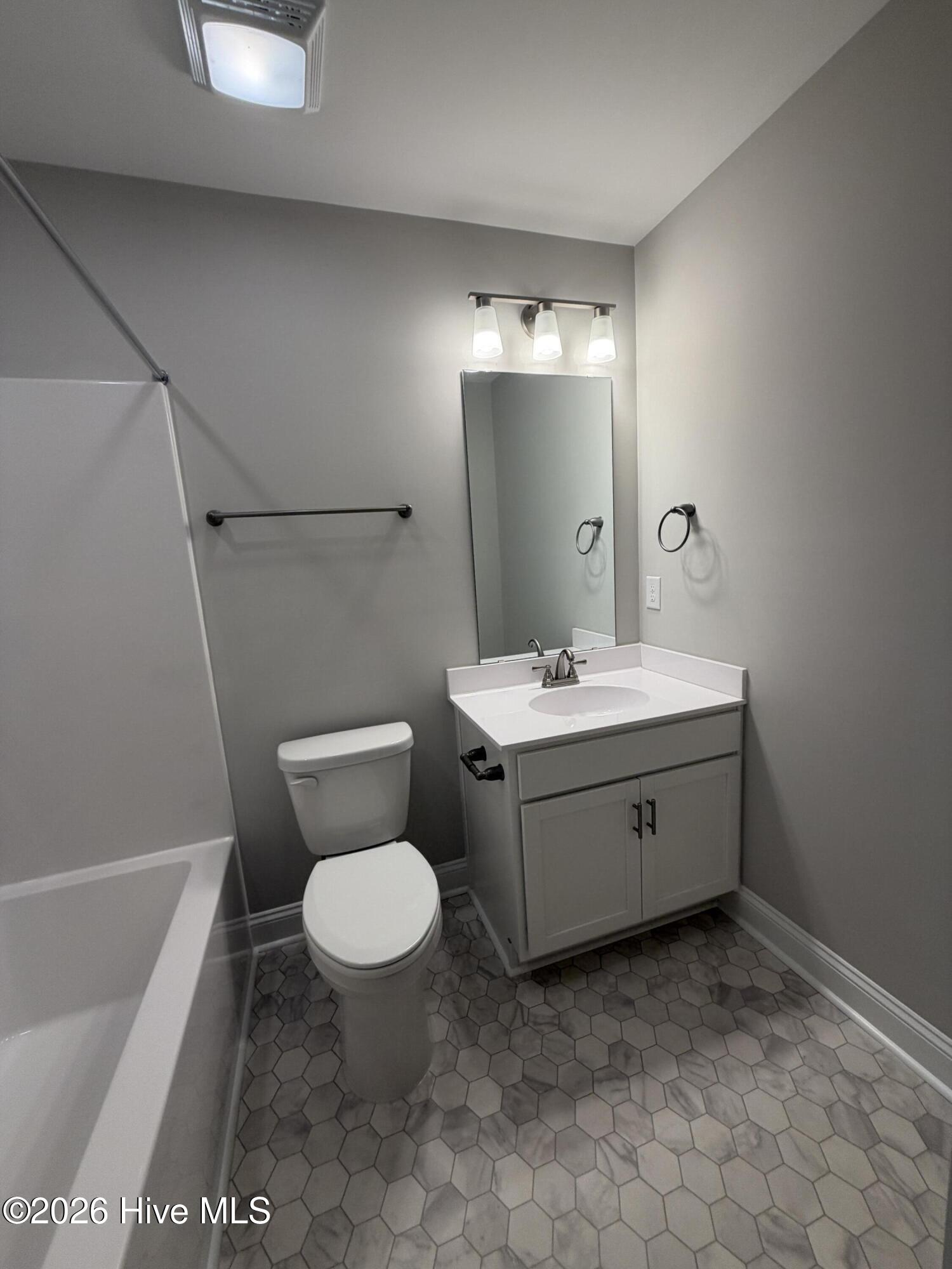 100558167 | Photo 22