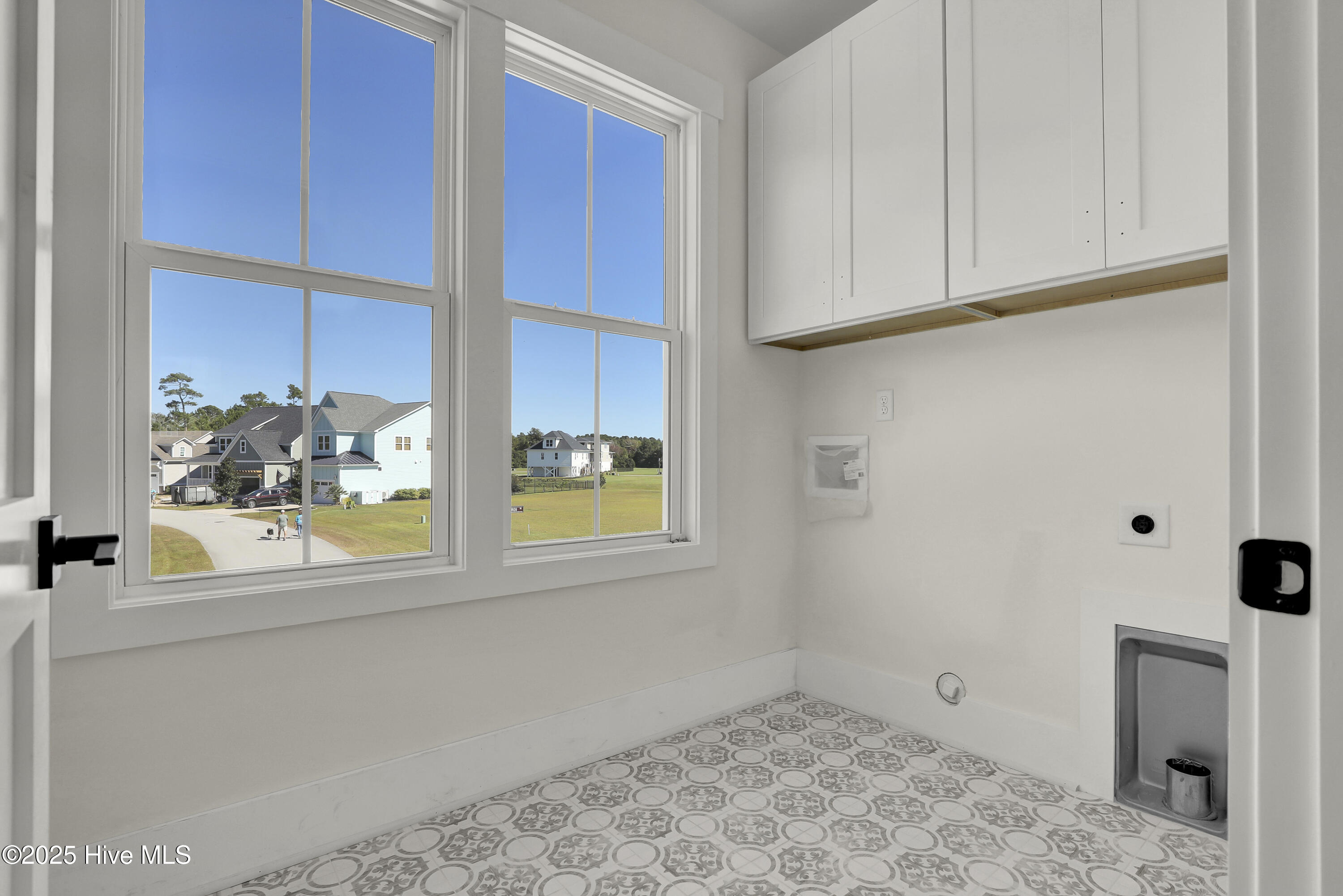 100536575 | Photo 18