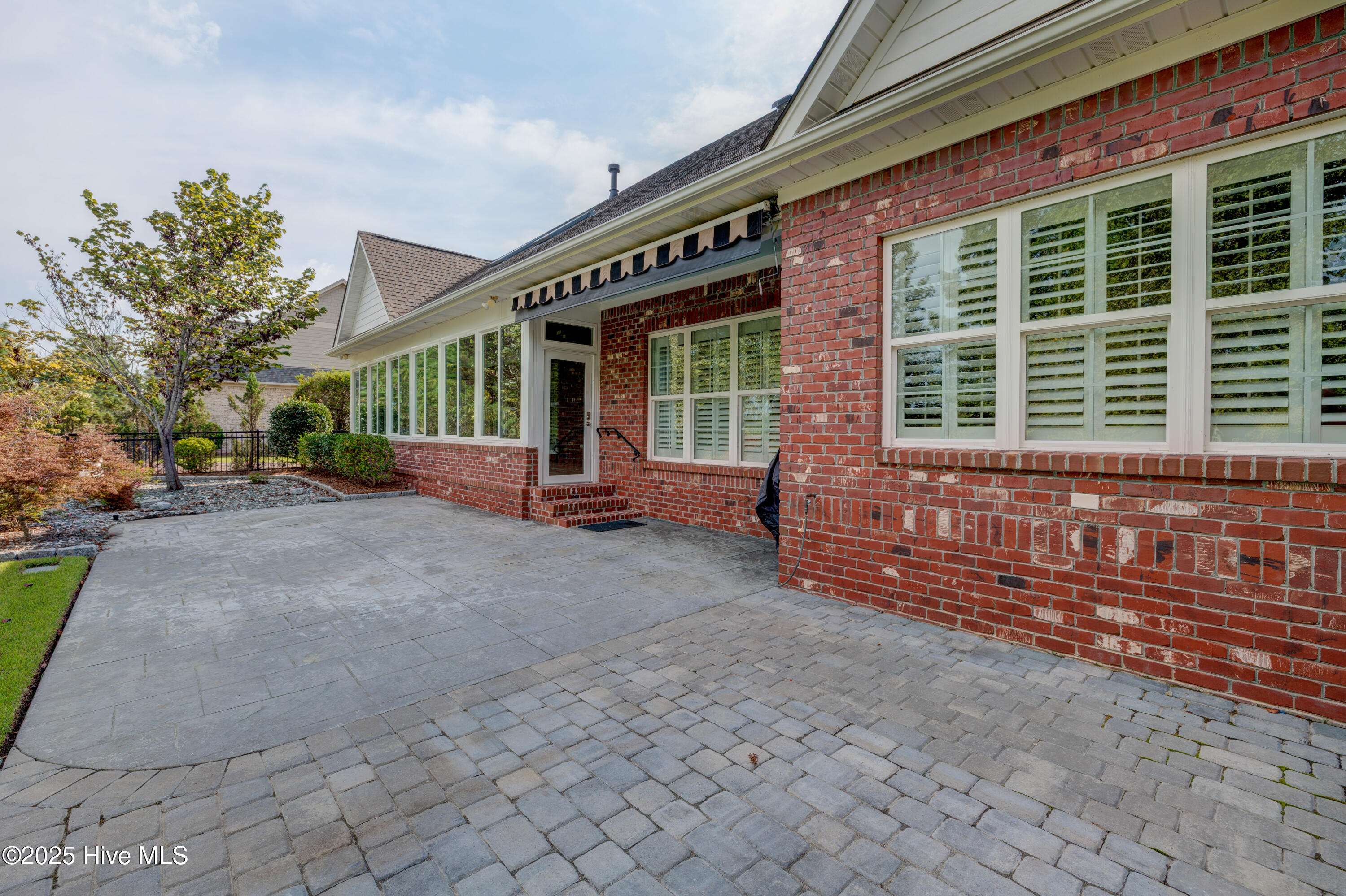 100527898 | Photo 61